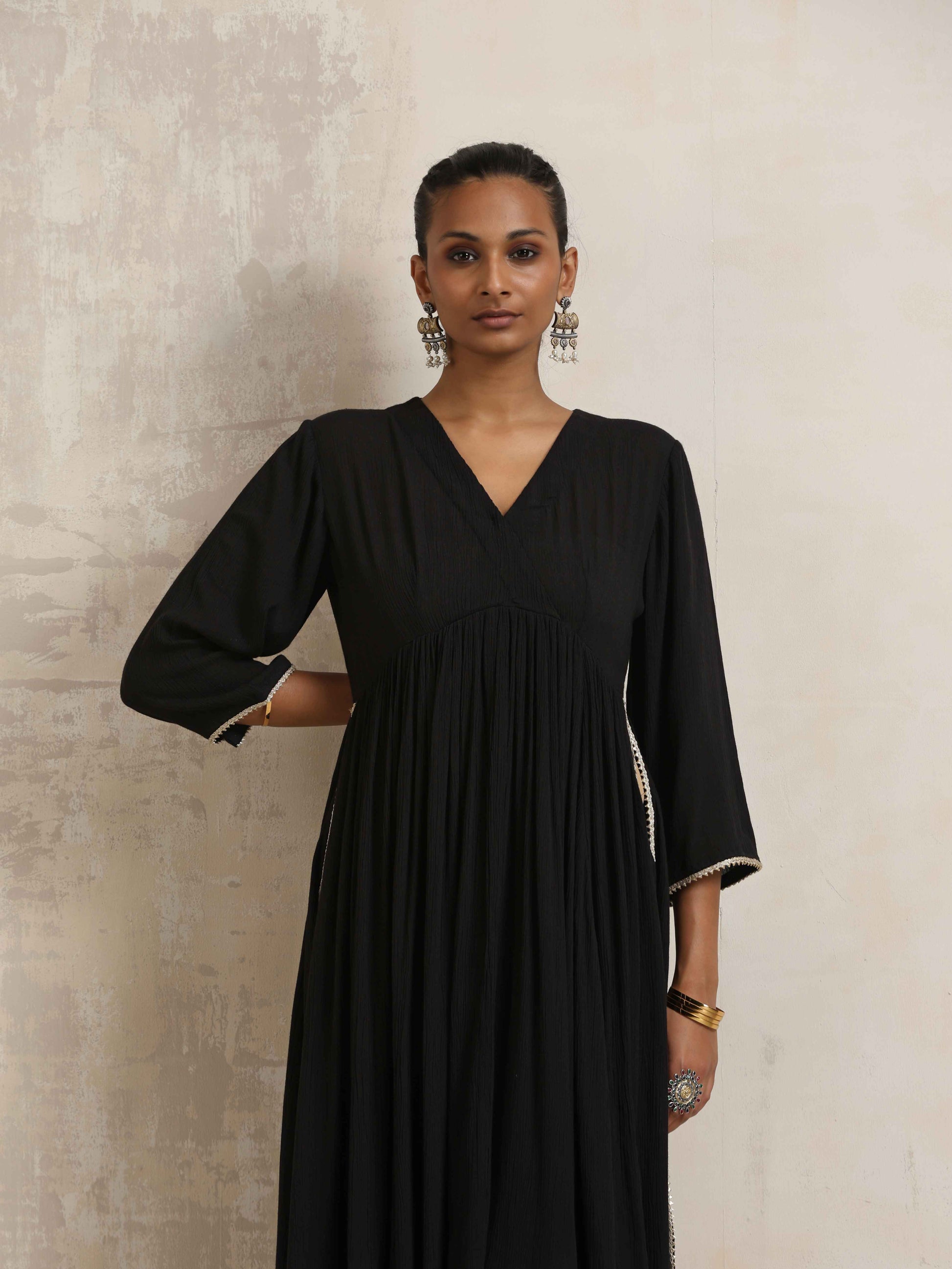 trueBrowns Black Crinkle Anarkali Flared Kurta Set | Swadesiicart