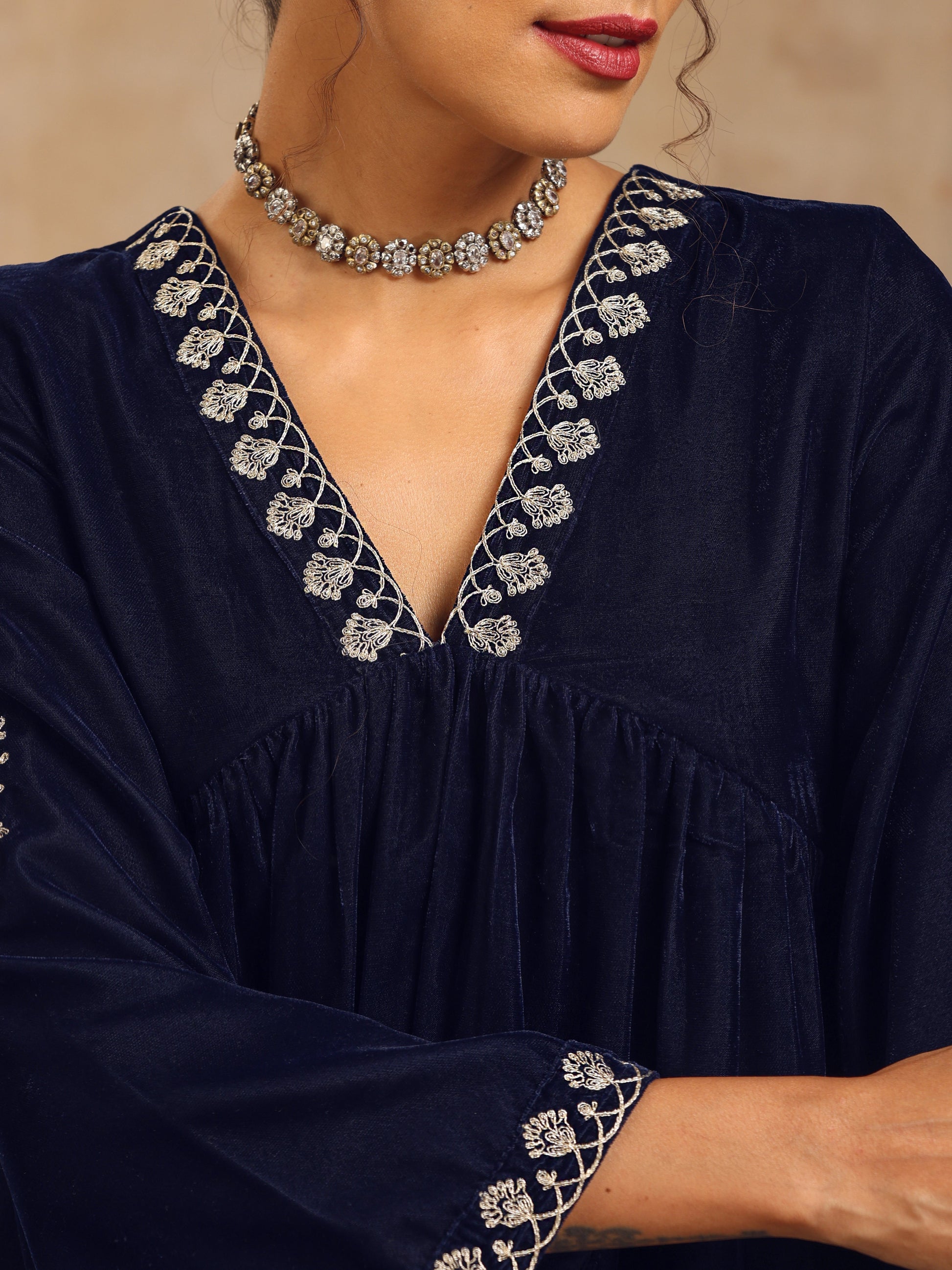 trueBrowns Midnight Blue Velvet Embroidered Kurta | Swadesiicart