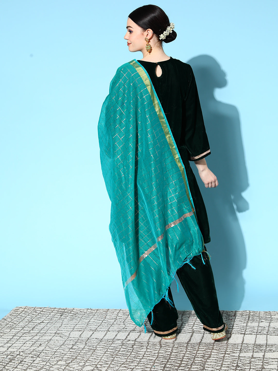 InWeave Women's Green Velvet Kurta Set With Teal Gold Check Dupatta - Swadesiicart