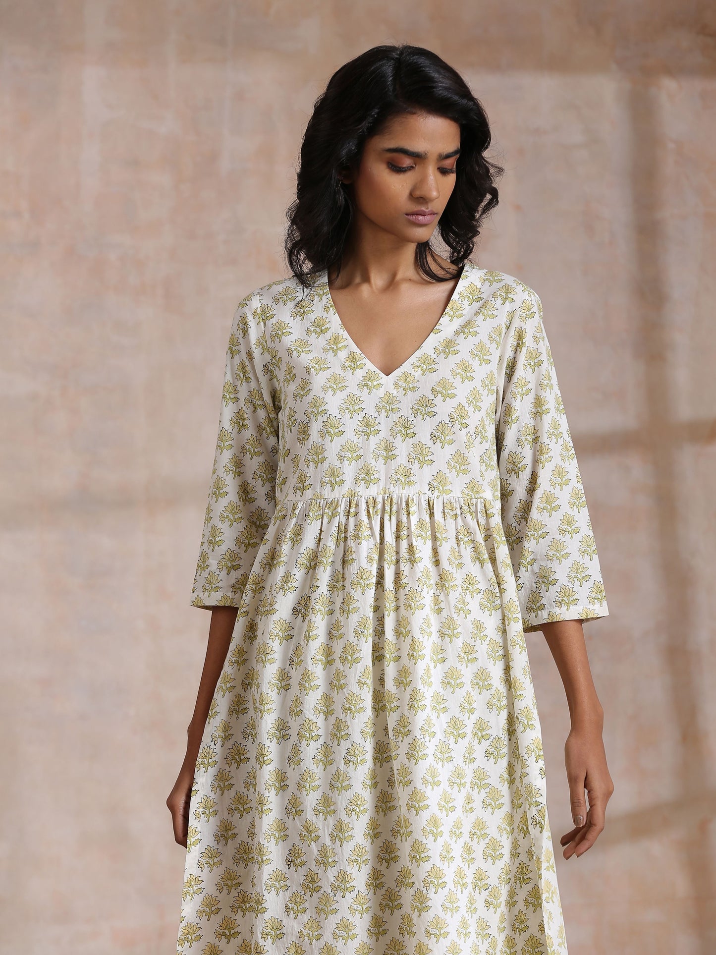 trueBrowns Green Buta On Off White Block Print Cotton Slit Gathered Kurta Set | Swadesiicart