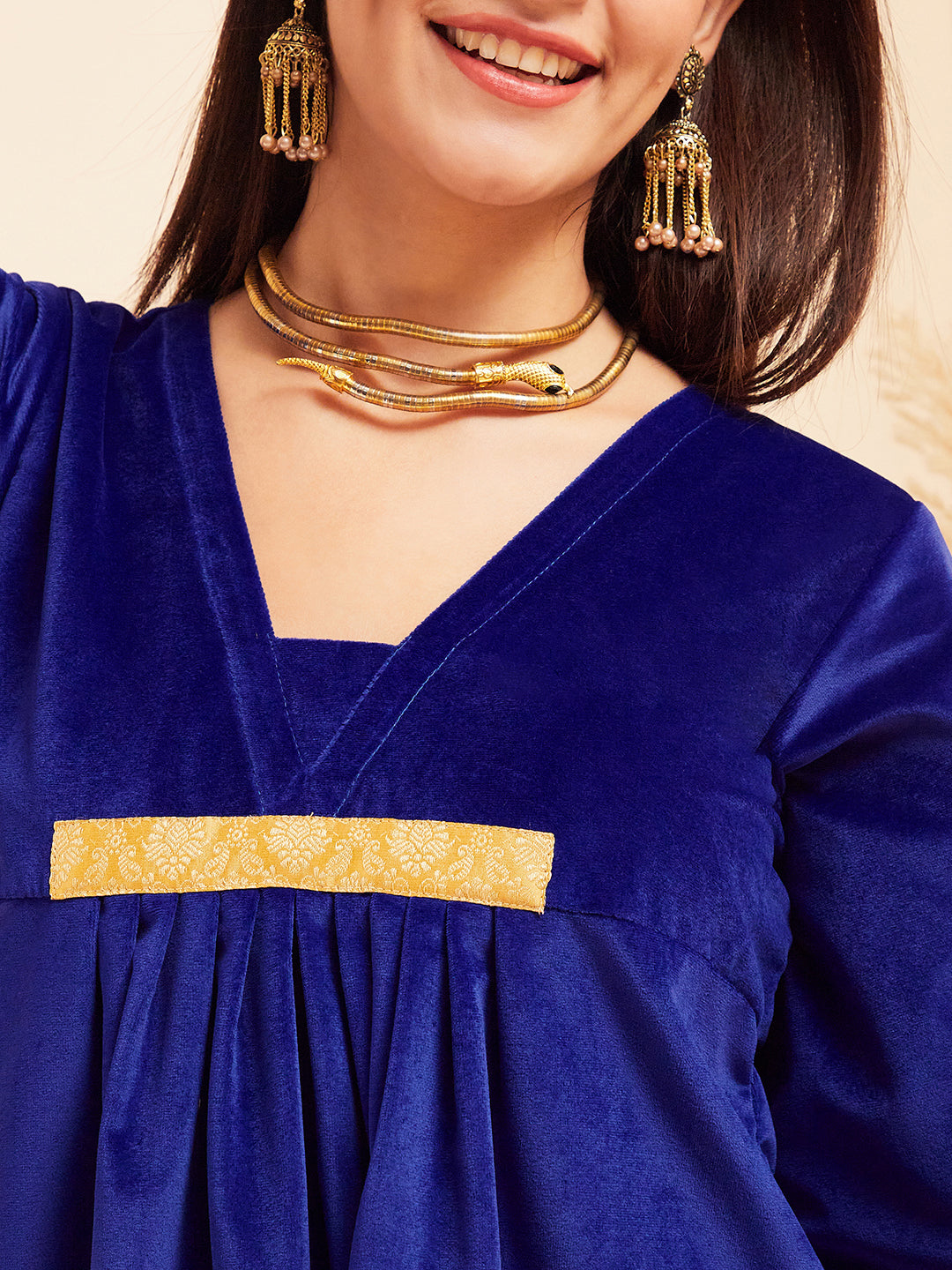 InWeave Women's Royal Blue V Neck Asymmetrical Pleated Velvet Kurta Set - Swadesiicart
