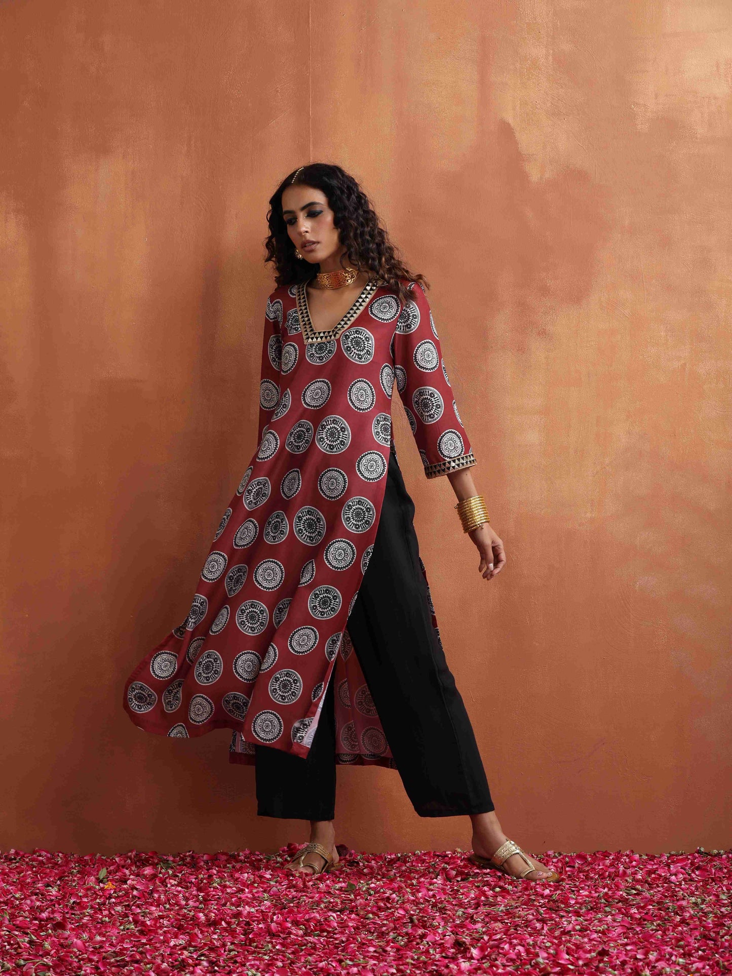 trueBrowns Maroon Print High Slit Kurta Set | Swadesiicart