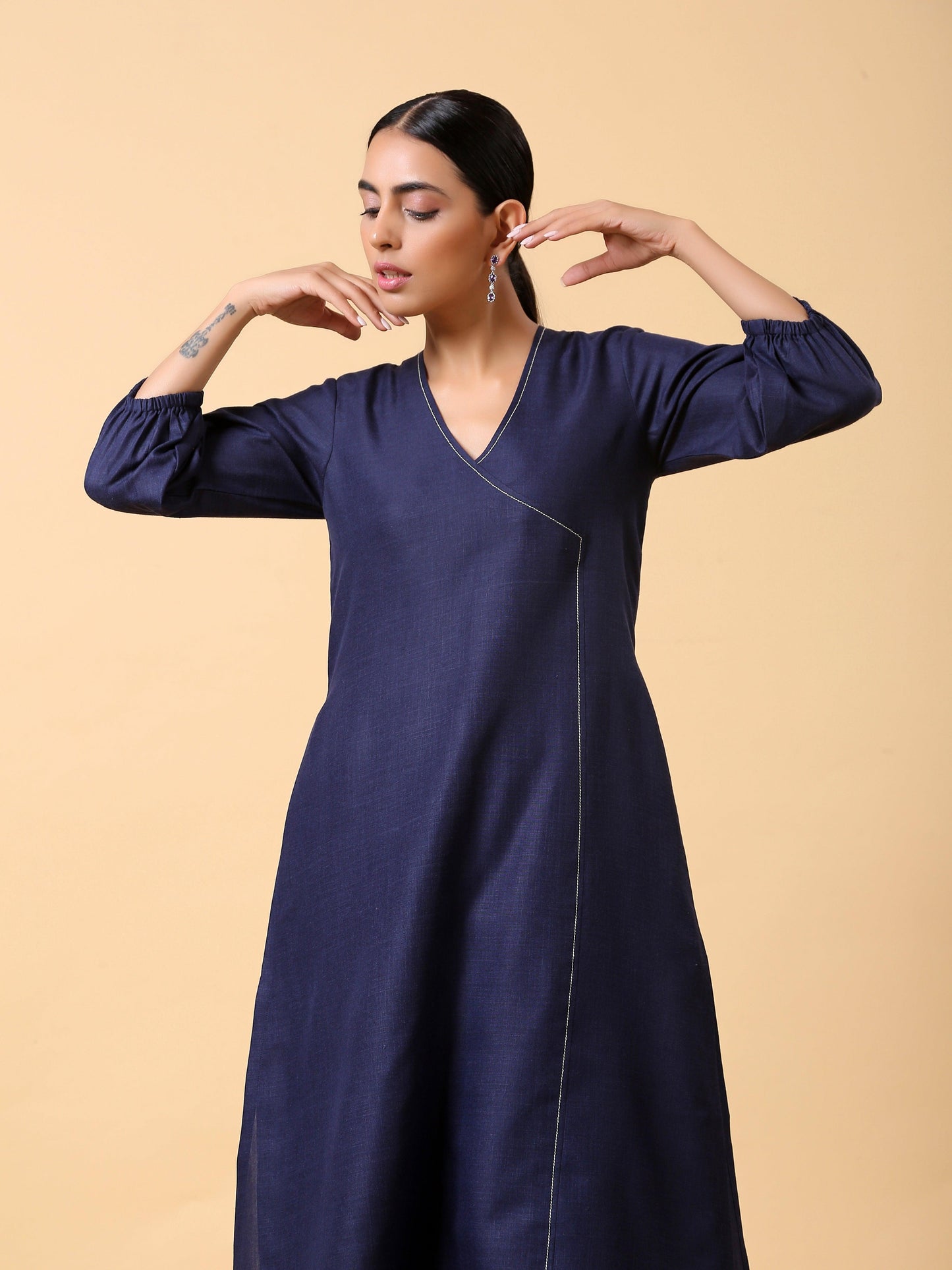 trueBrowns Cotton Linen Dark Blue Kurta Pant Set | Swadesiicart