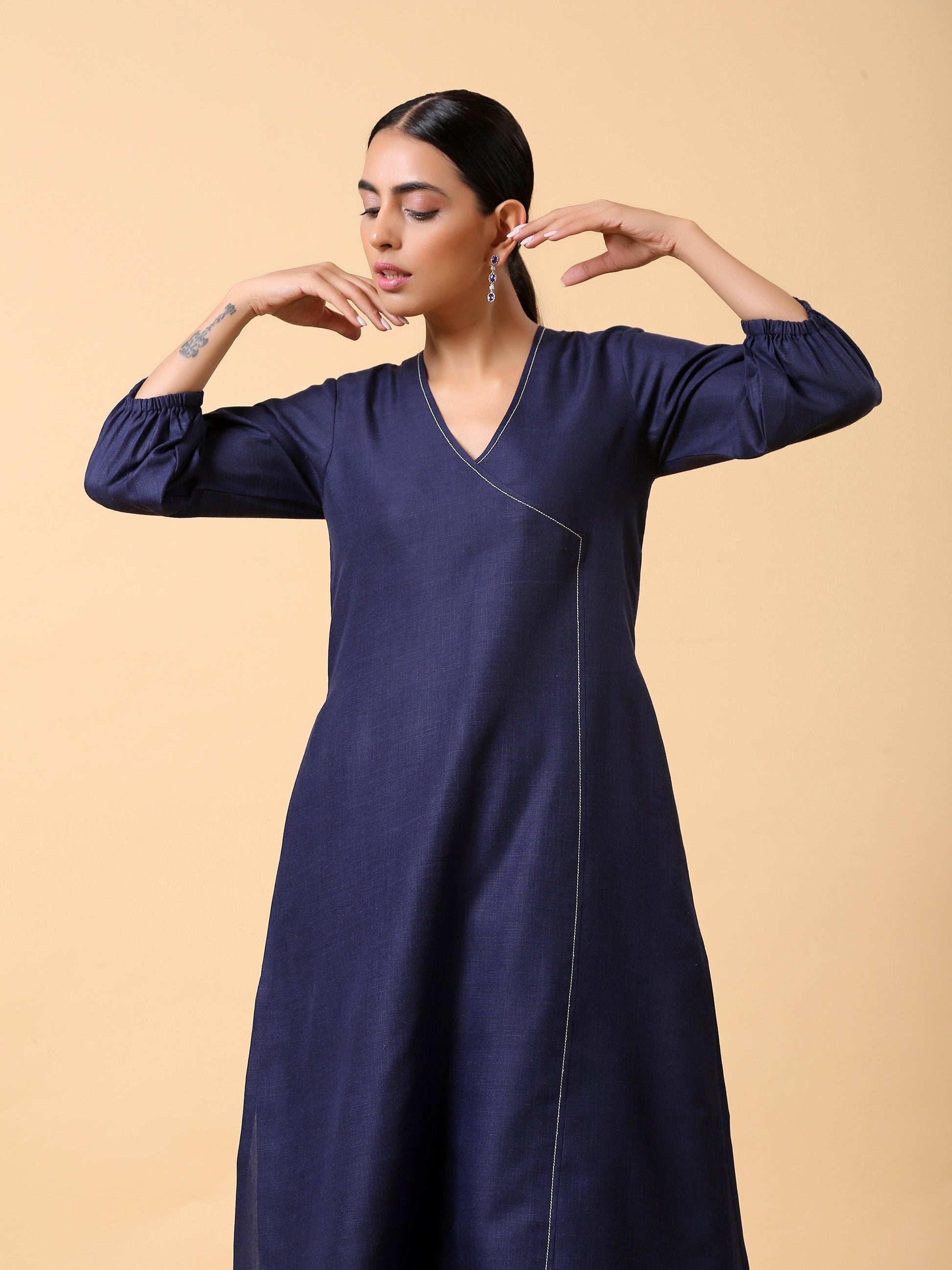 trueBrowns Cotton Linen Dark Blue Kurta Pant Set | Swadesiicart