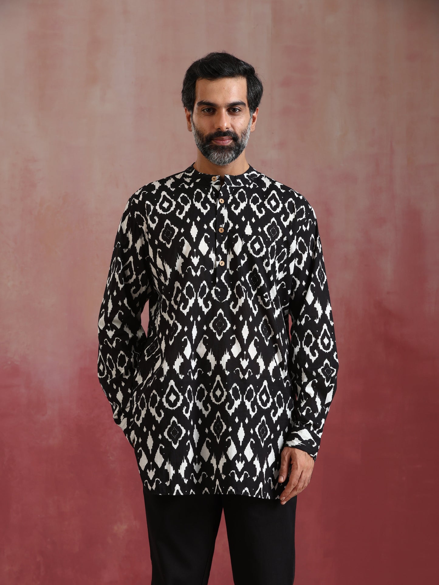 trueBrowns Men's Black Ikat Print Mandarin Collar Kurta Co-ord set - Swadesiicart
