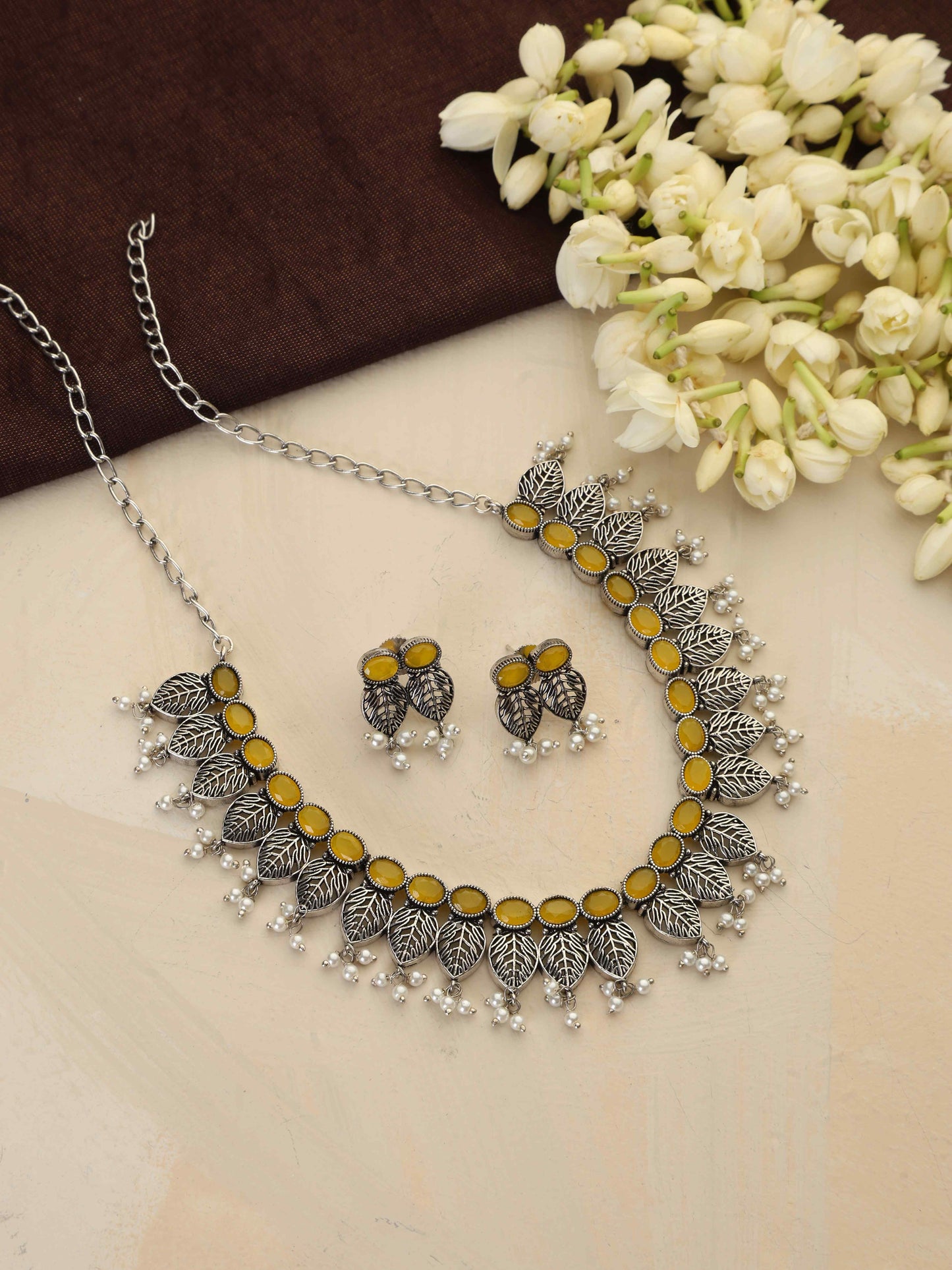 trueBrowns Silver Tone Stone Necklace Set - Swadesiicart