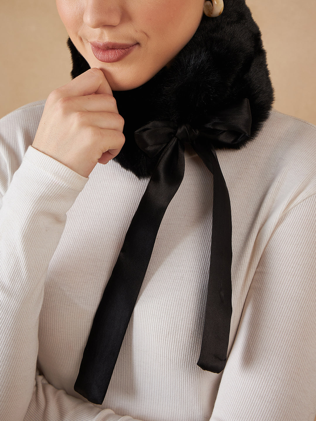 InWeave Black Fur Neckpiece - Swadesiicart