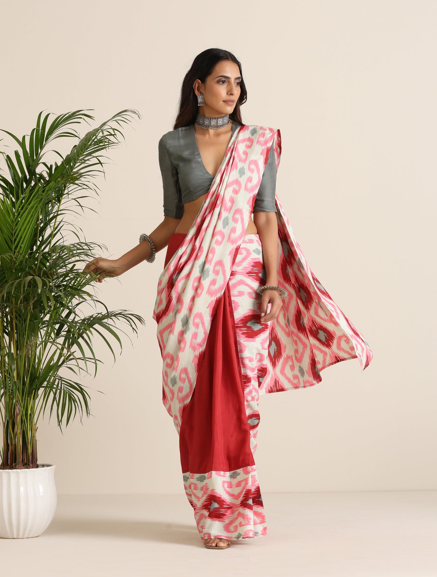 trueBrowns Maroon Grey Muslin Ikat Saree | Swadesiicart