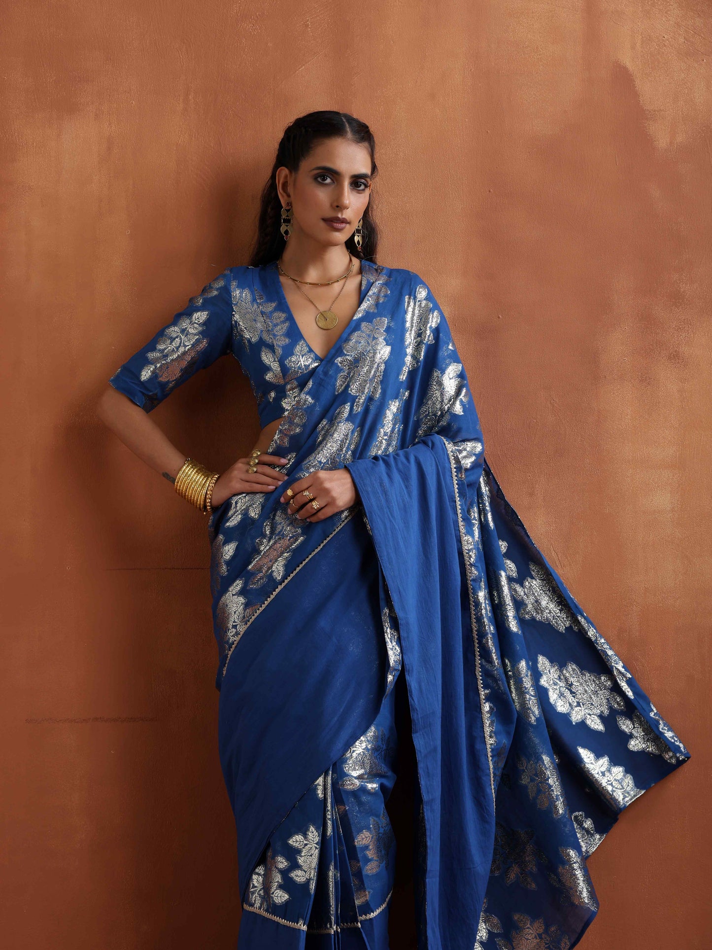 trueBrowns Blue Metallic Ready To Wear Saree | Swadesiicart