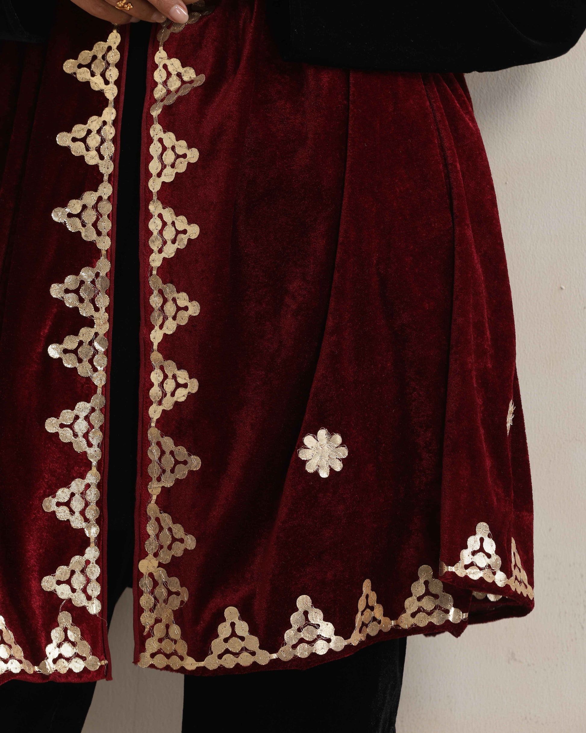 trueBrowns Maroon Velvet Gota Patti Stole | Swadesiicart
