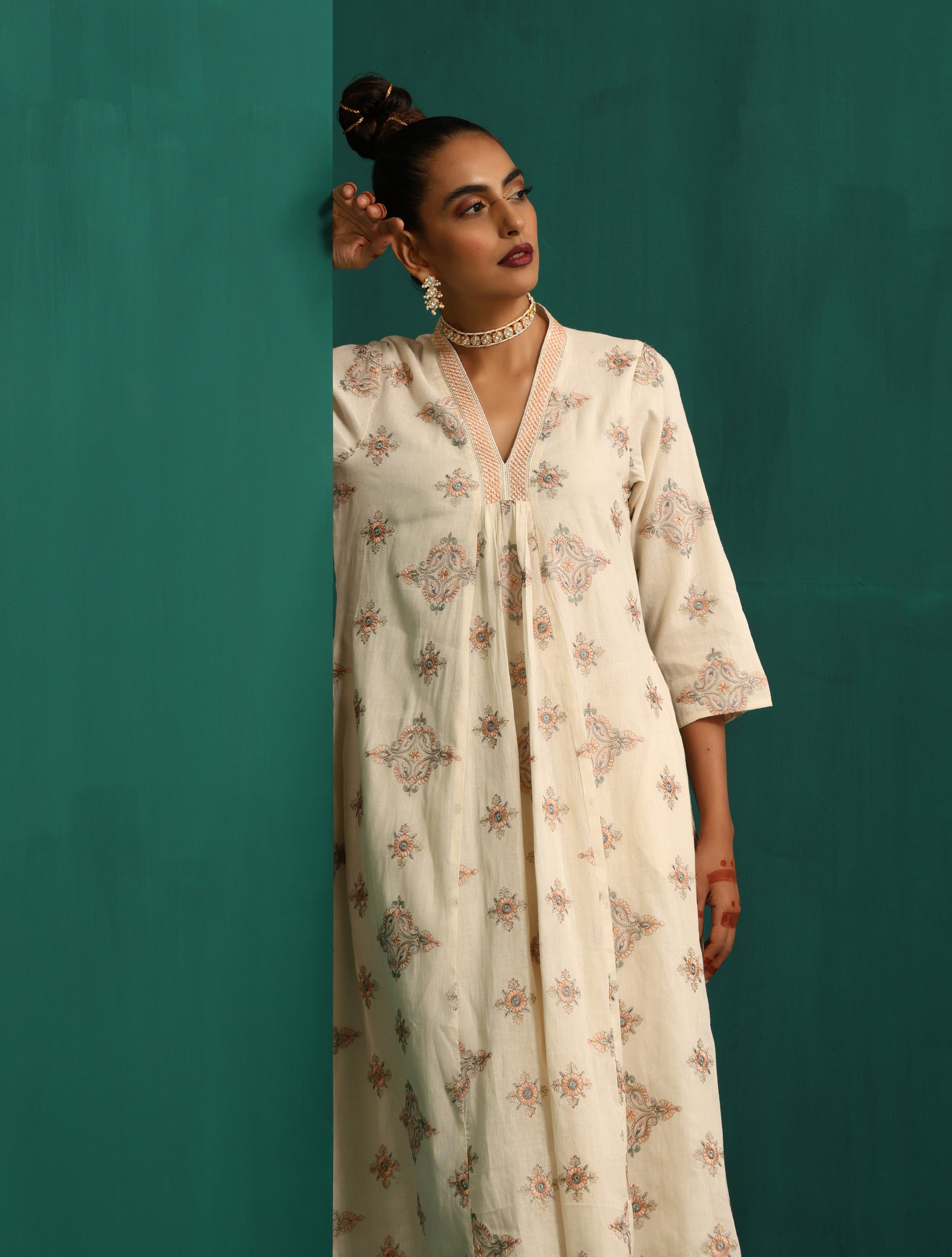 trueBrowns Ivory Peach Cotton Front Gathered Kurta Pant Set | Swadesiicart