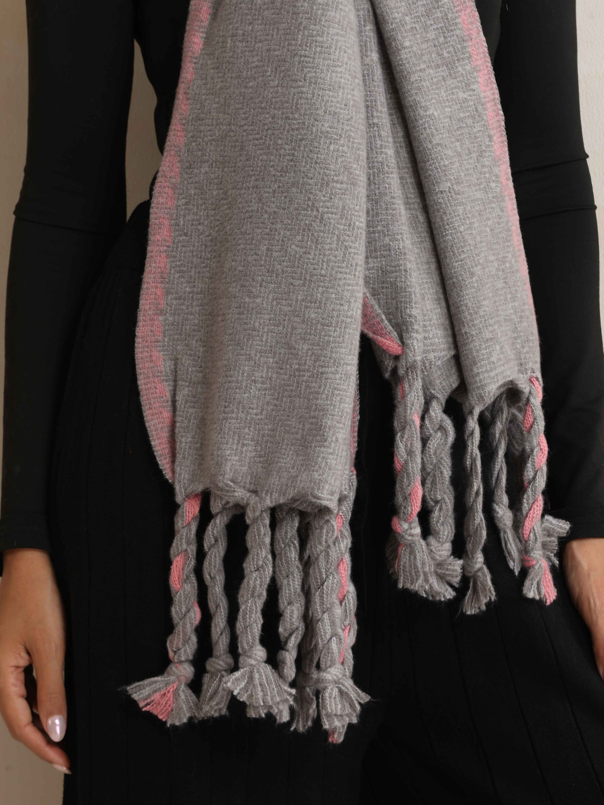trueBrowns Grey Tassel Woollen Stole | Swadesiicart