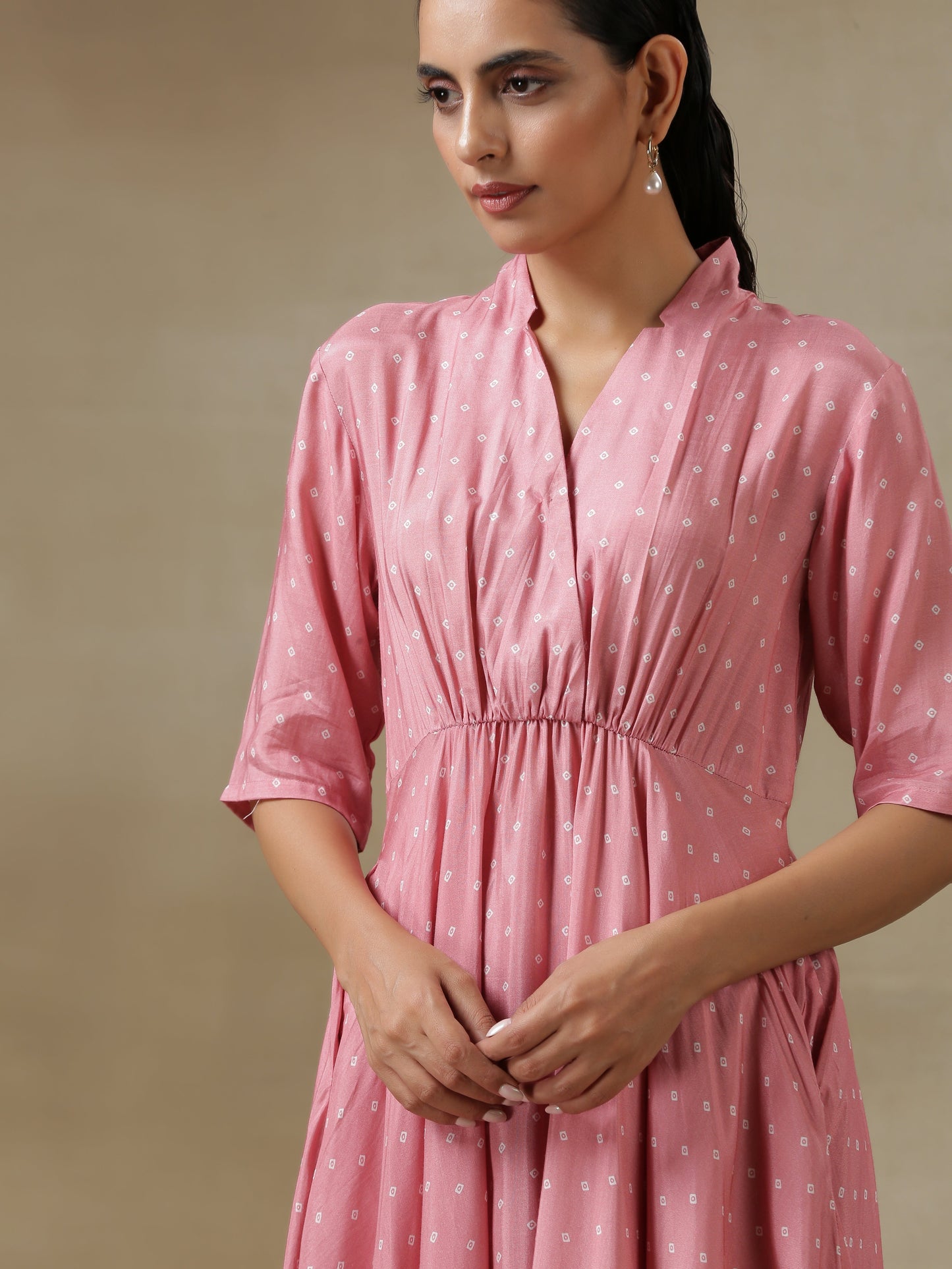 trueBrowns Light Mauve Bandhani Printed Silk Handkerchief Kurta Pant Set | Swadesiicart