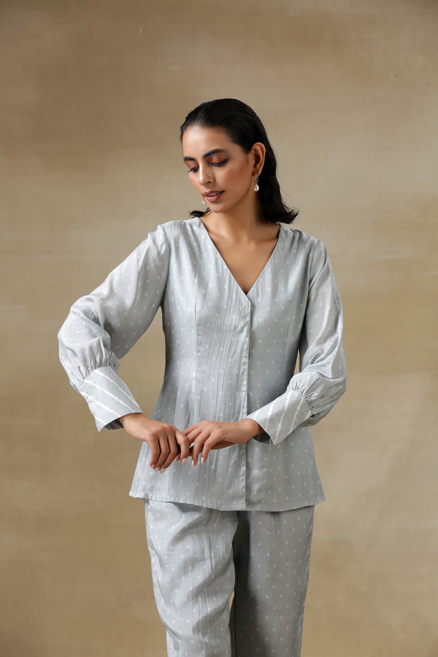 trueBrowns Grey Bandhani Printed Silk Front Open Short Co-Ord Set - Swadesiicart