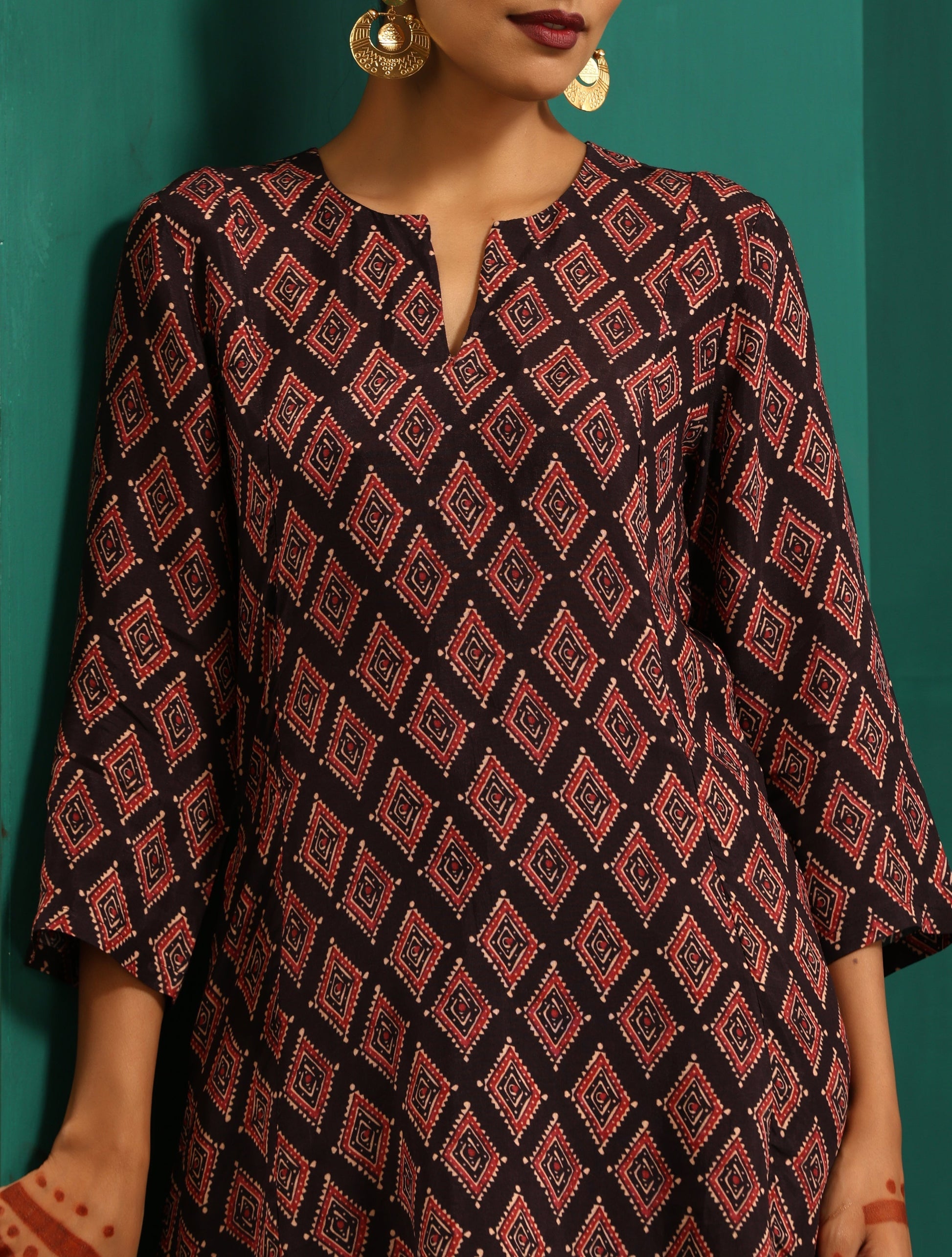 trueBrowns Black Diamond Muslin Silk Printed Relaxed Co-ord Set - Swadesiicart
