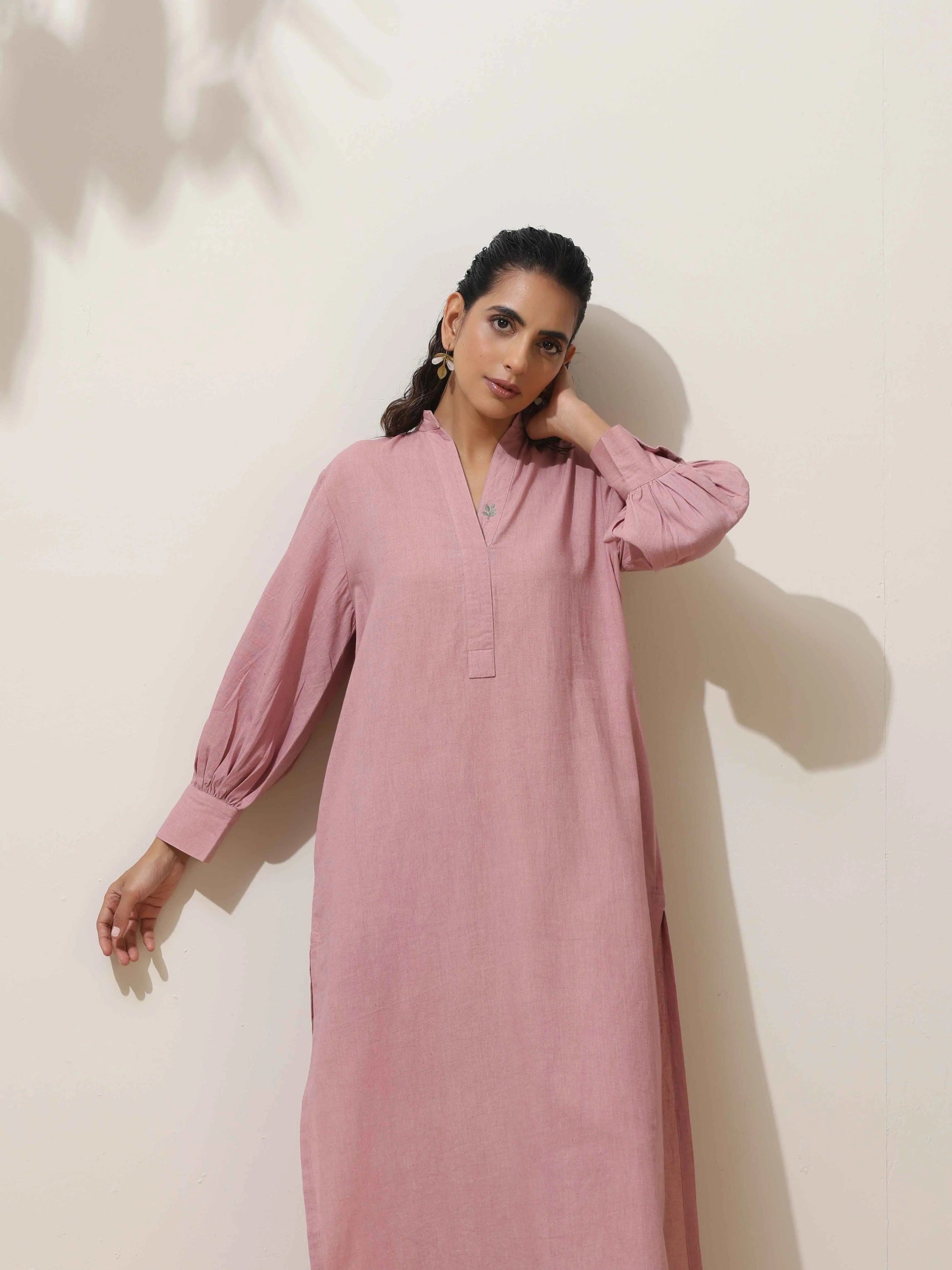 trueBrowns Pink Cotton Linen Kurta Pant Set | Swadesiicart