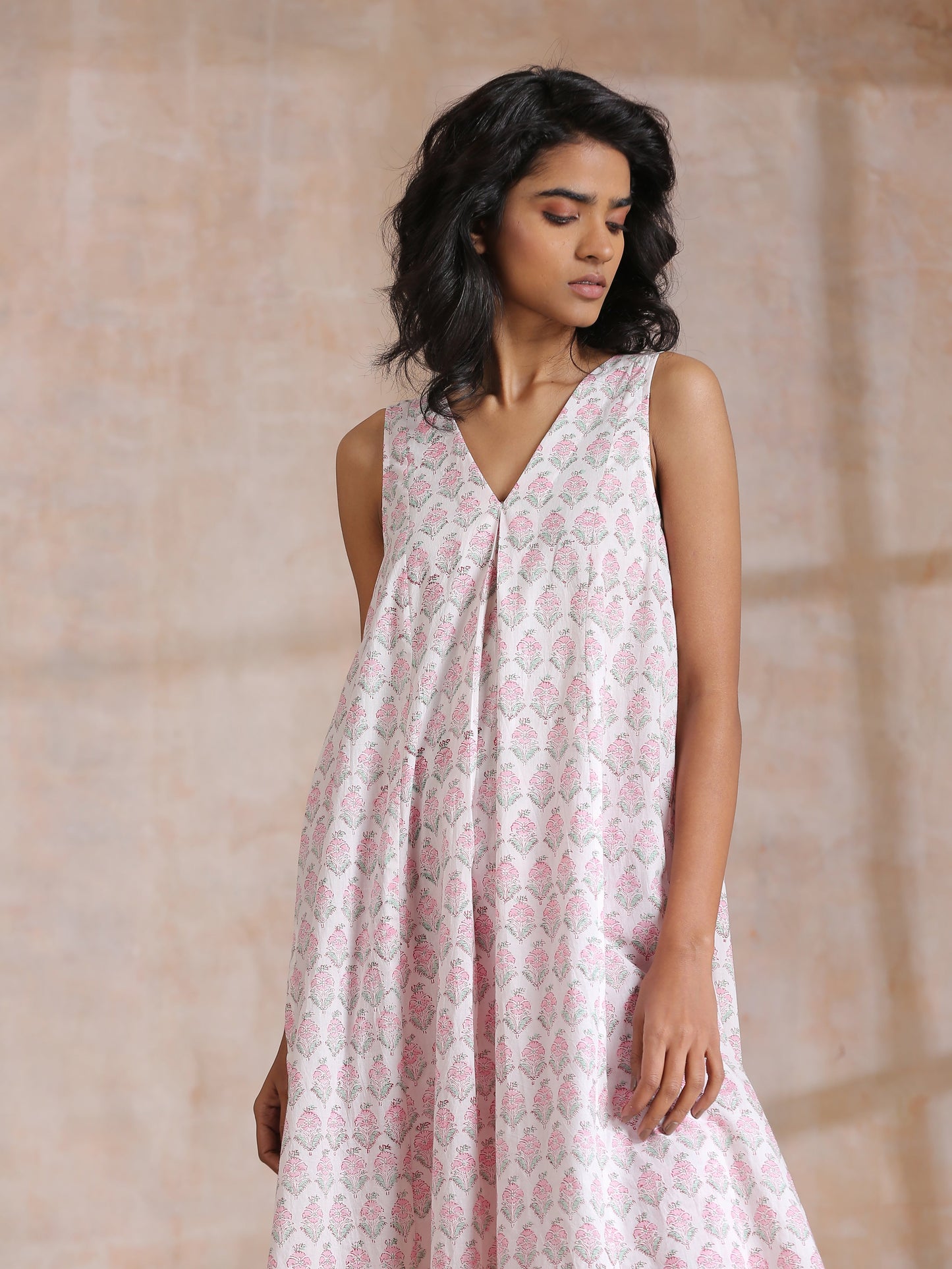 trueBrowns Pink Green Floral On White Block Print Cotton Sleeveless Flared Kurta Pant Set | Swadesiicart