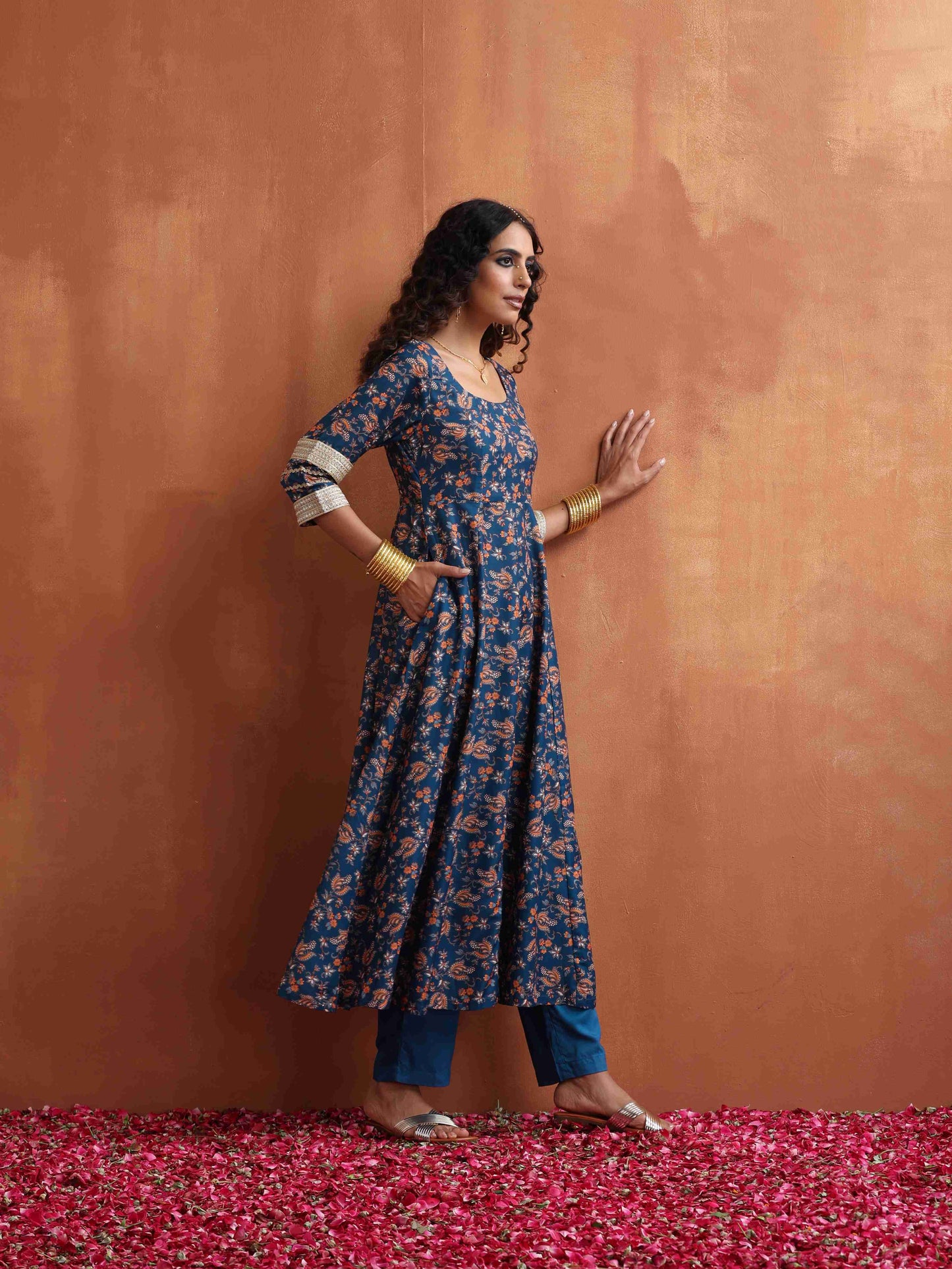 trueBrowns Blue Print Flared Anarakali Kurta Set | Swadesiicart