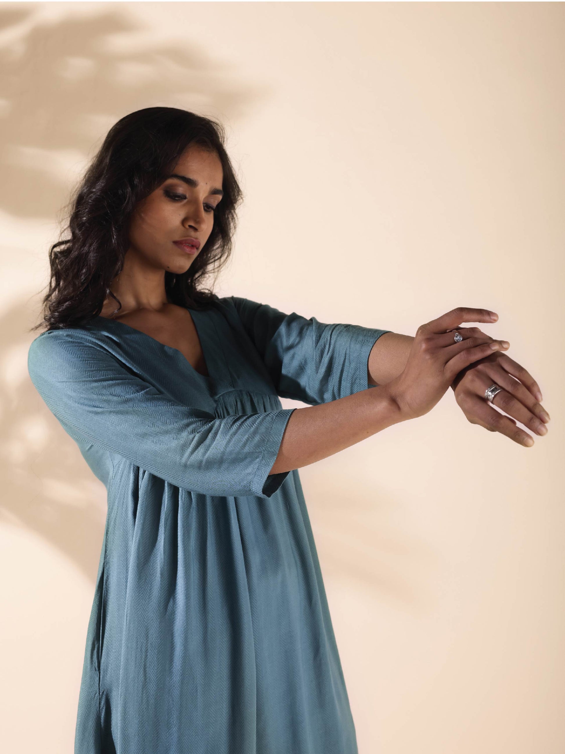 trueBrowns Turquoise Viscose Dobby Flared Kurta Pant Set | Swadesiicart