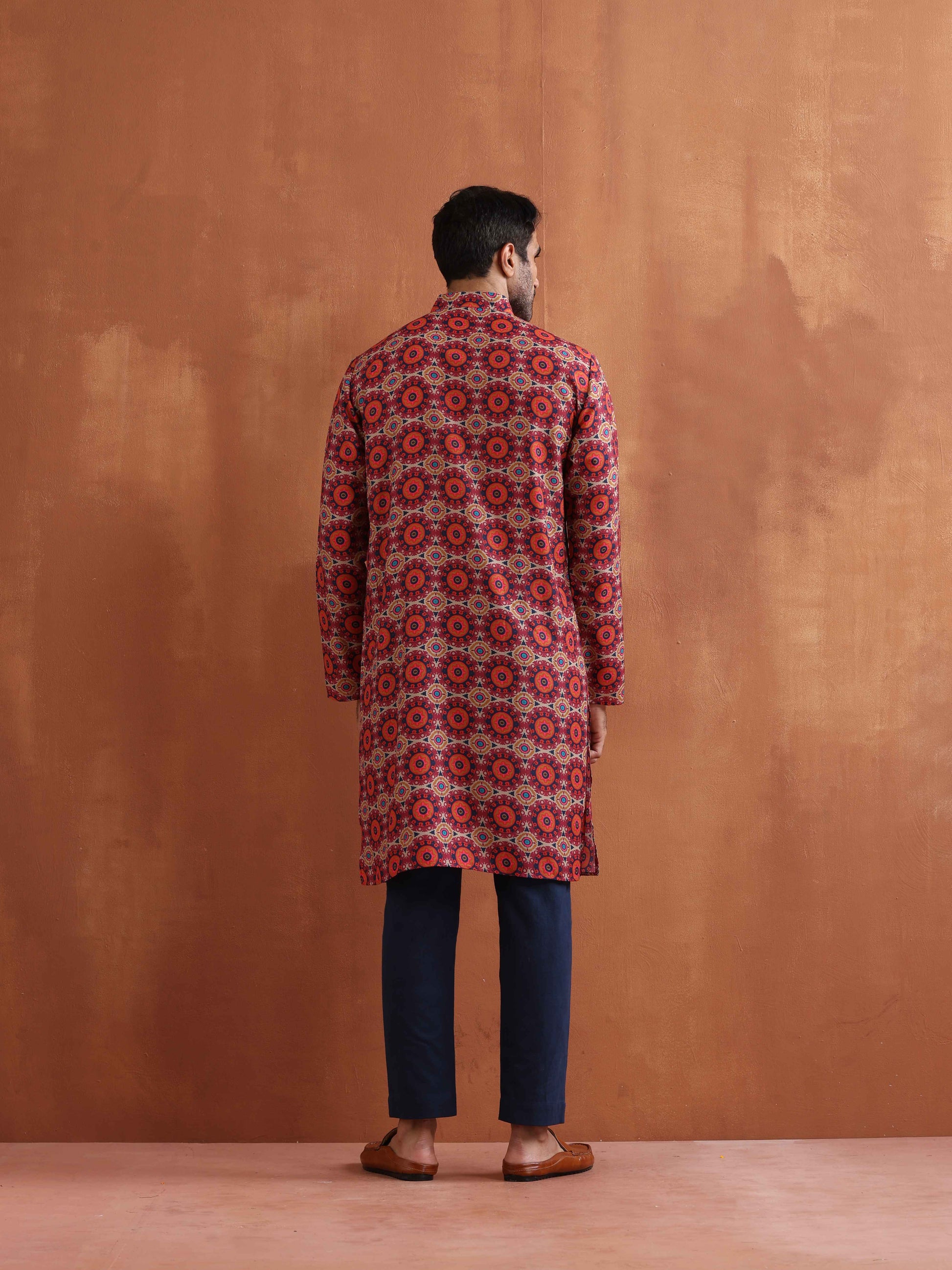 trueBrowns Men's Beige Printed Kurta | Swadesiicart