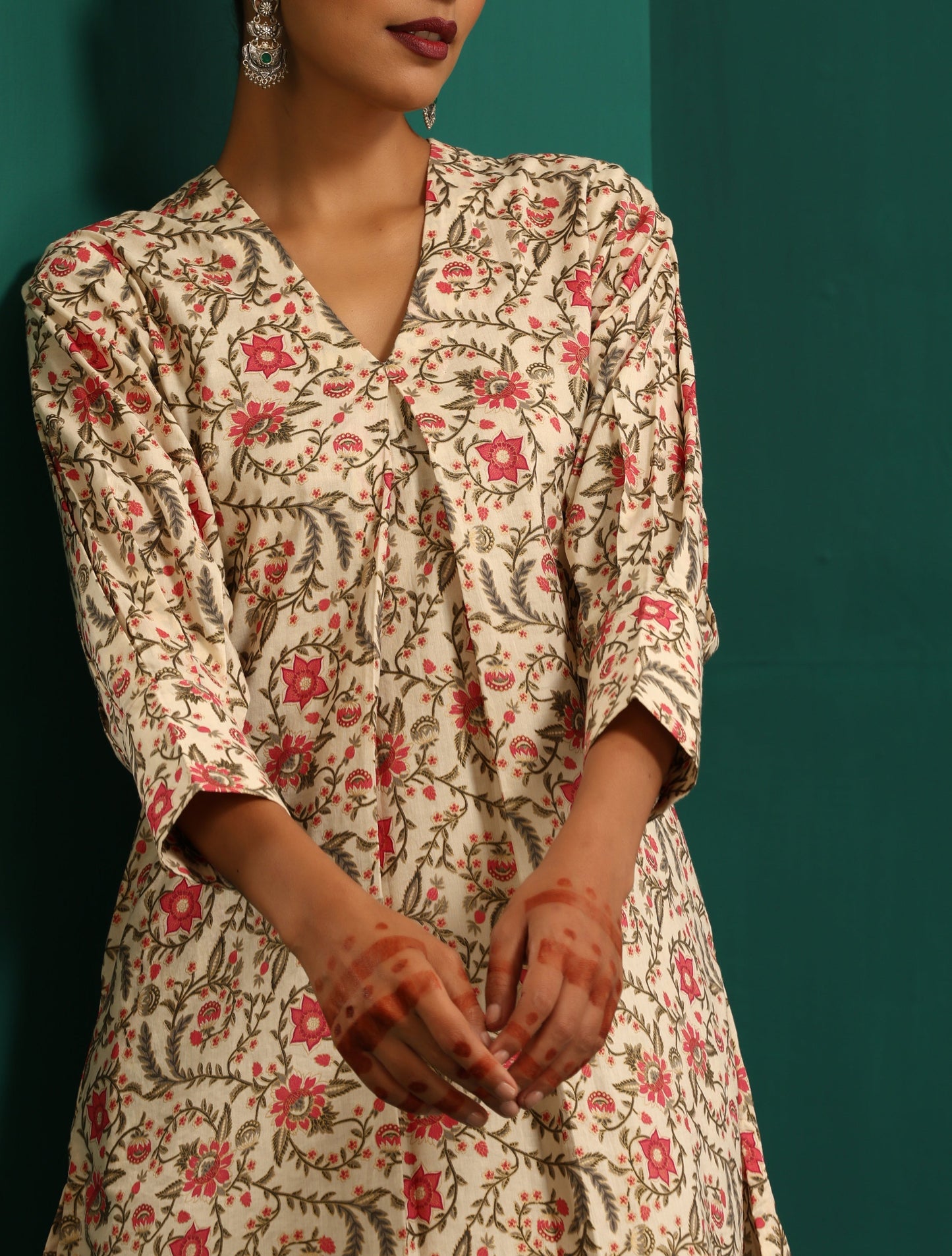 trueBrowns Pink Floral Cotton Printed Neck Pleat Co-ord Set - Swadesiicart
