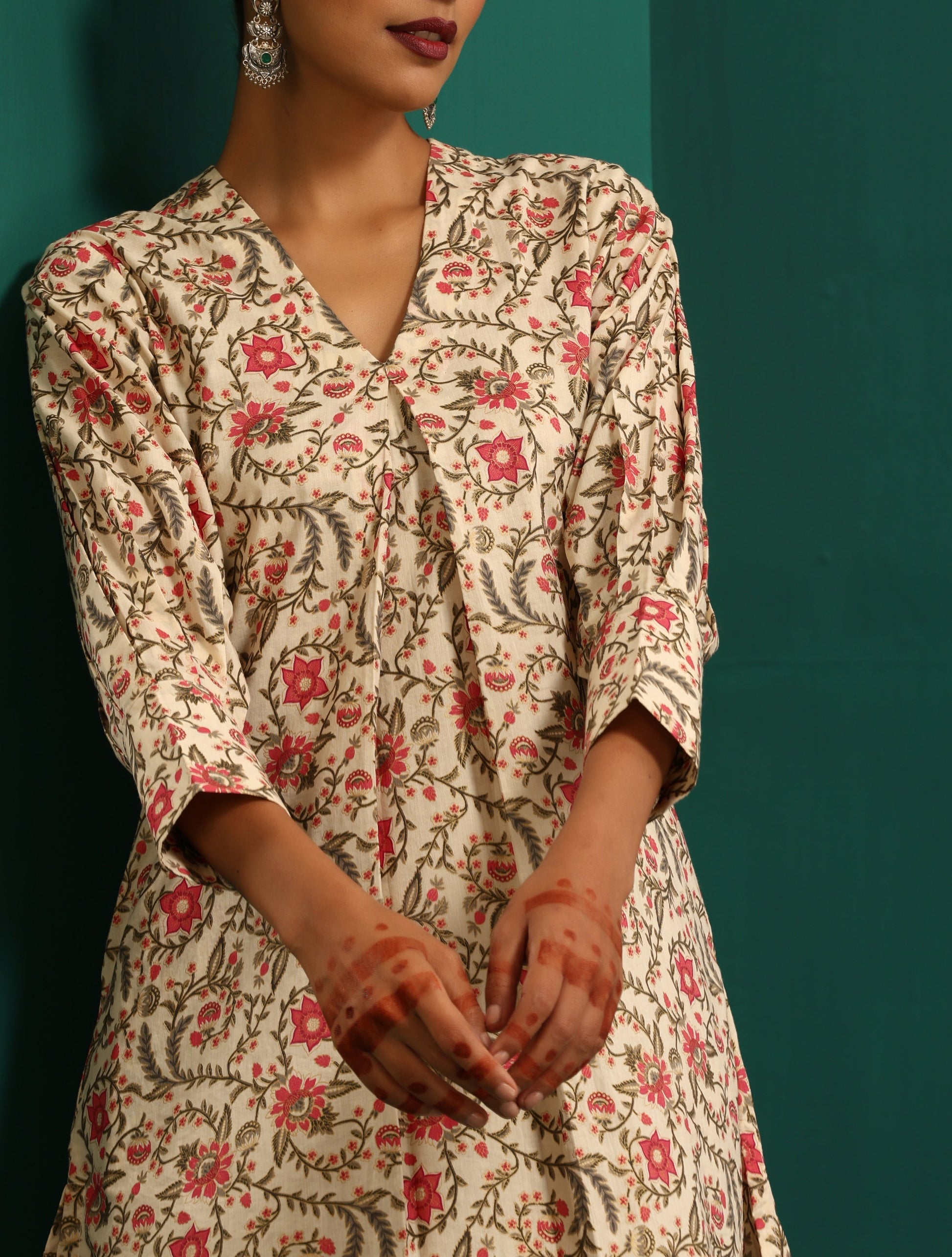 trueBrowns Pink Floral Cotton Printed Neck Pleat Co-ord Set - Swadesiicart