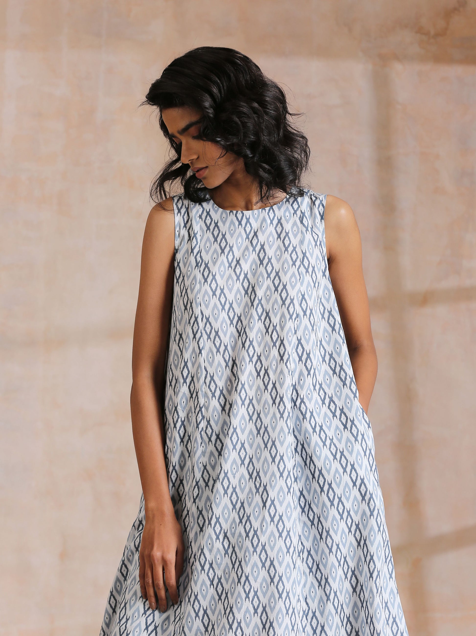 trueBrowns Multi Grey On Grey Ikat Print Cotton High-Low Co-Ord Set - Swadesiicart