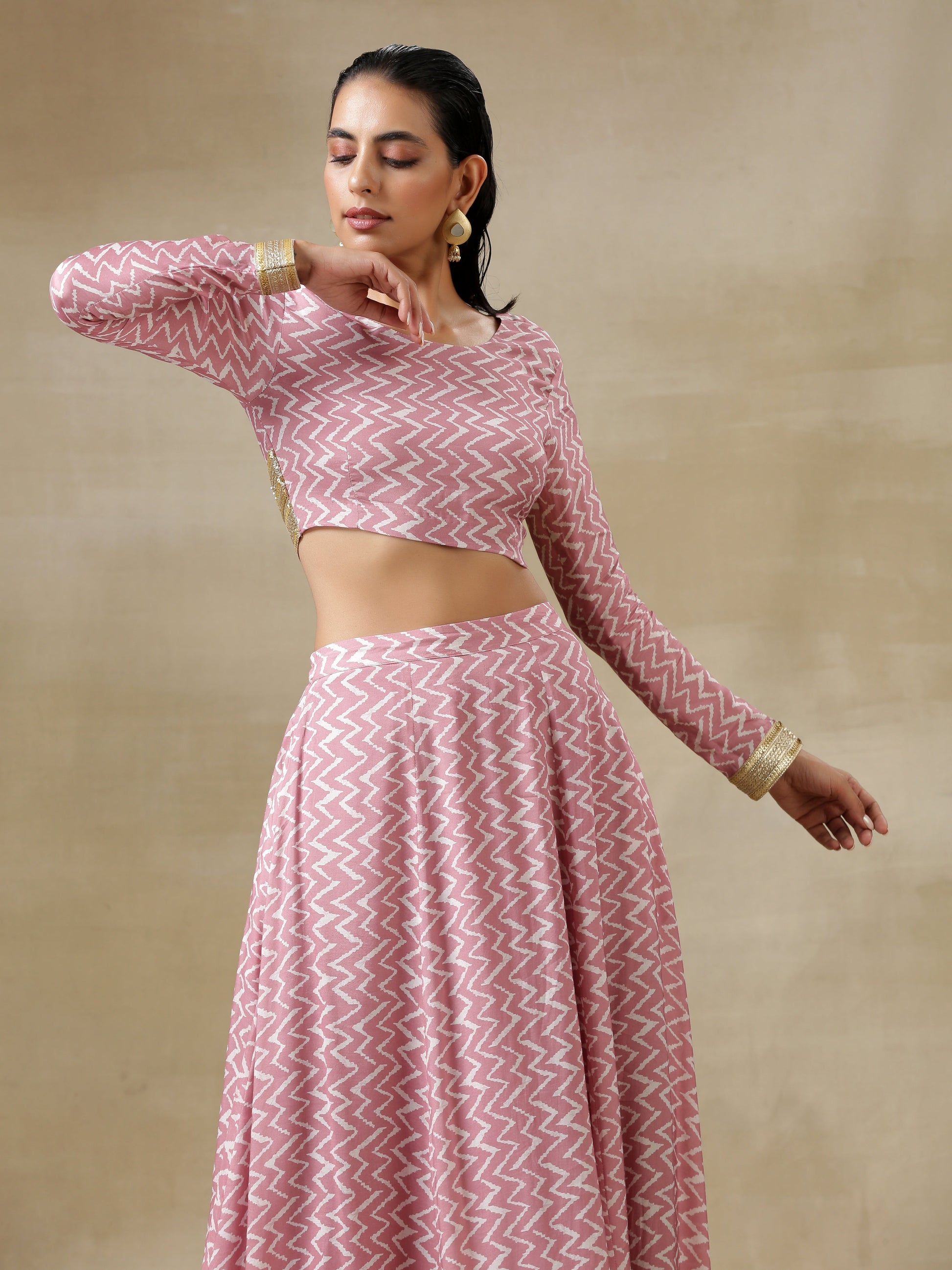 trueBrowns Light Mauve Bandhani Printed Silk Top Skirt Set - Swadesiicart