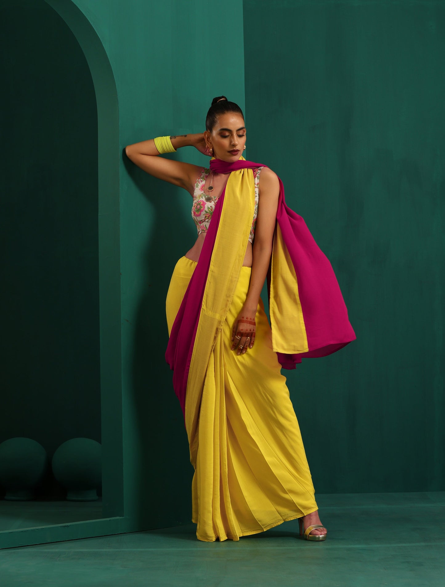 trueBrowns Lime Yellow Pink Muslin Silk Ready to Wear Saree | Swadesiicart