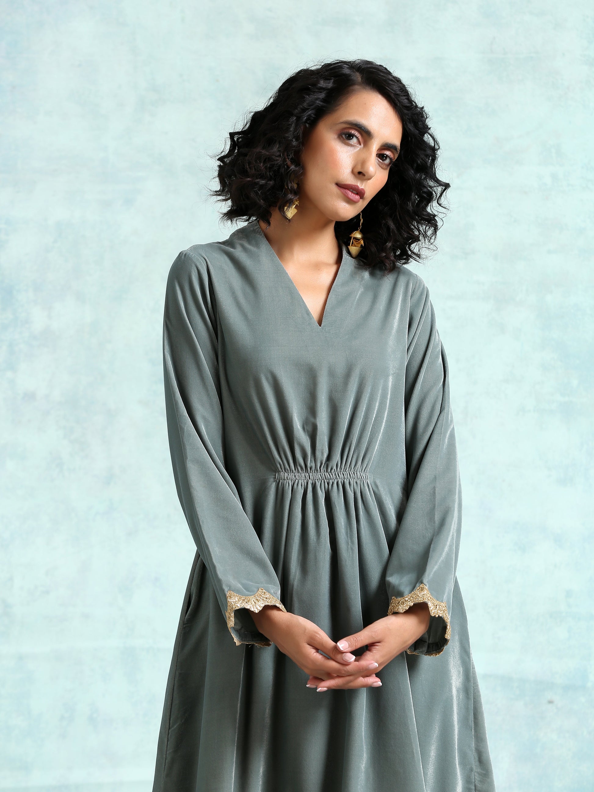trueBrowns Grey Velvet Lace Kurta Pant Set | Swadesiicart