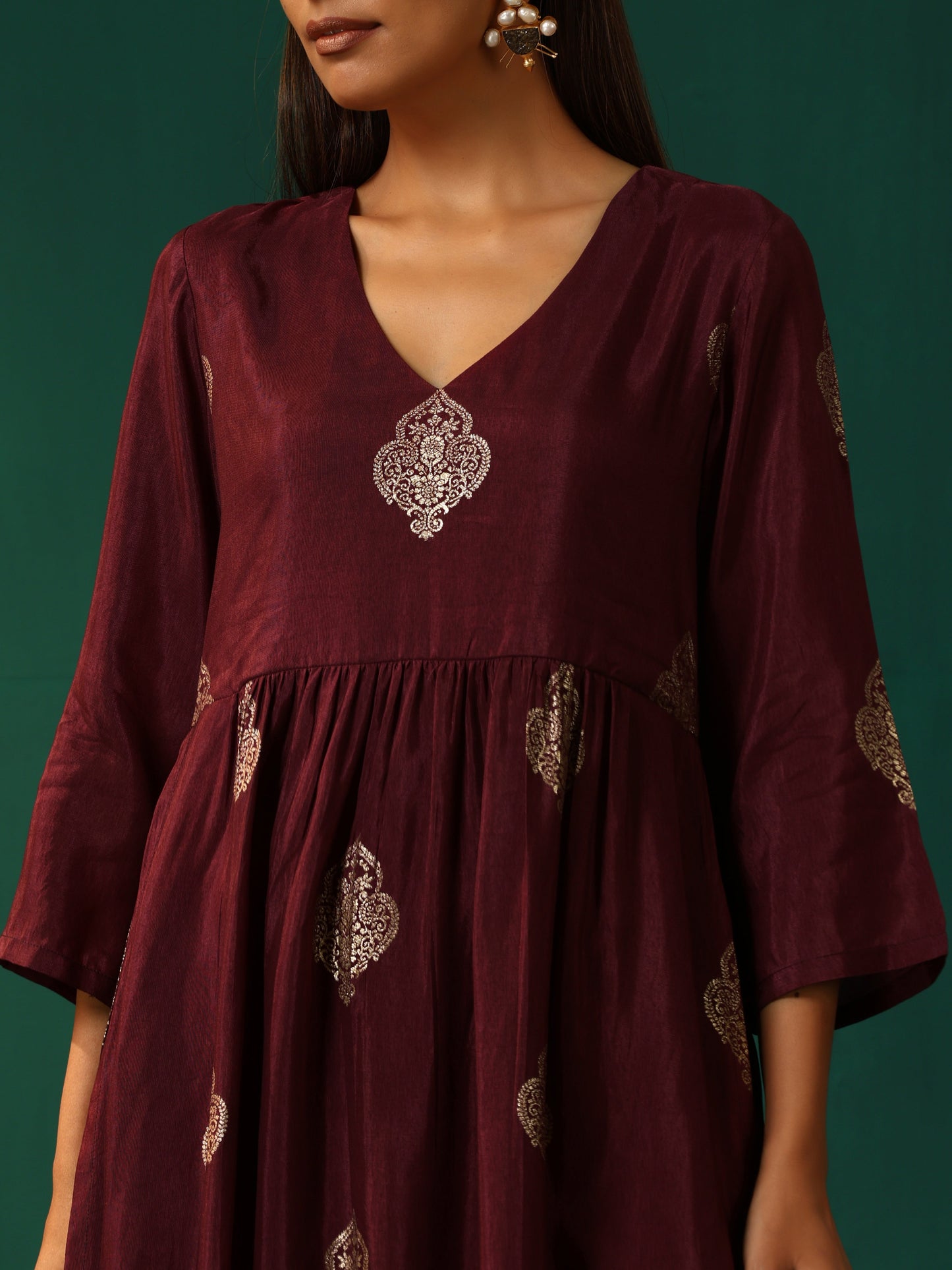 trueBrowns Wine Geometric Viscose Silk High Slit Kurta Pant Set | Swadesiicart