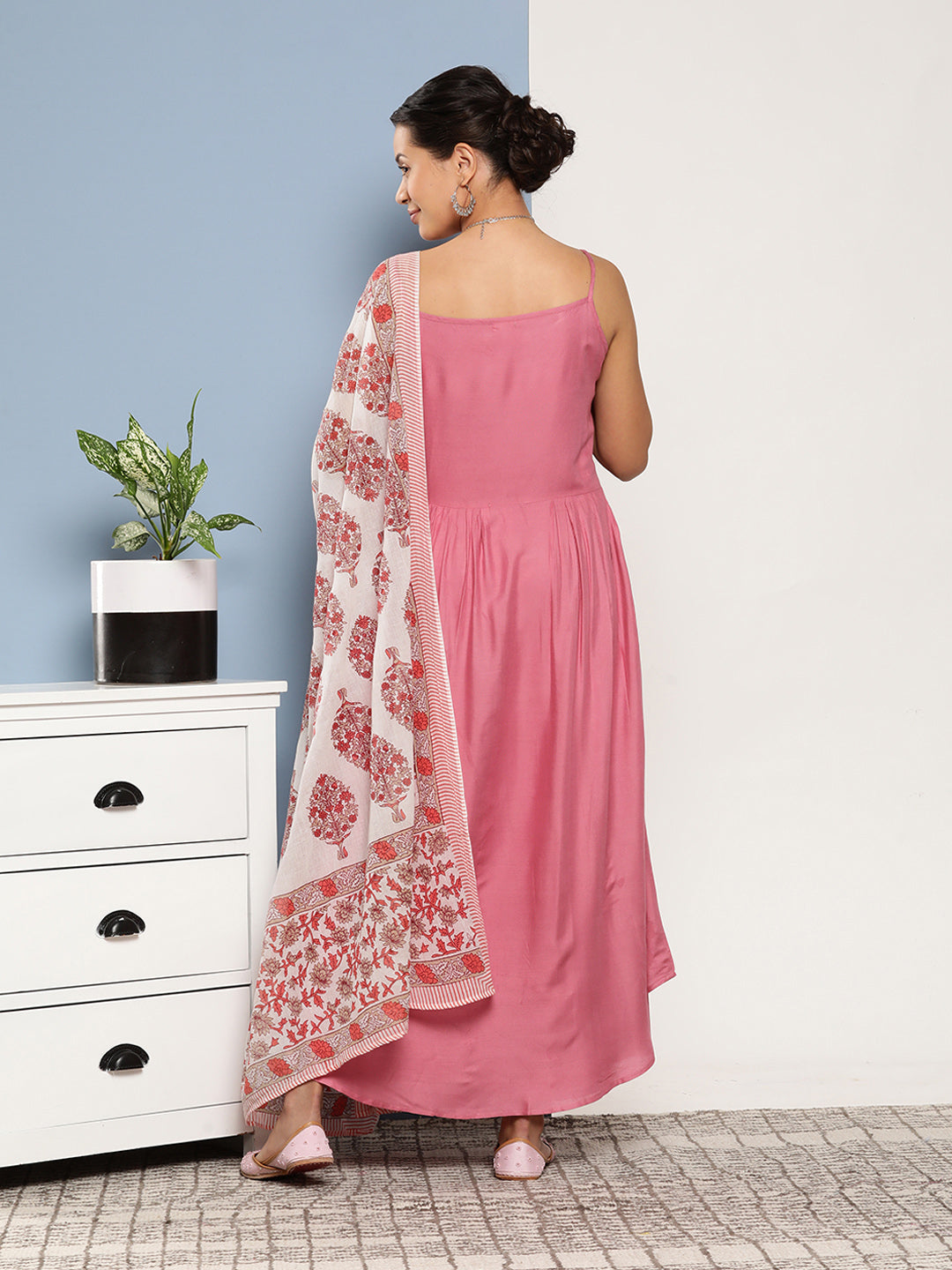 InWeave Women's Light Pink Ray Strappy Set With Red Big Floral Cotton Dupatta - Swadesiicart
