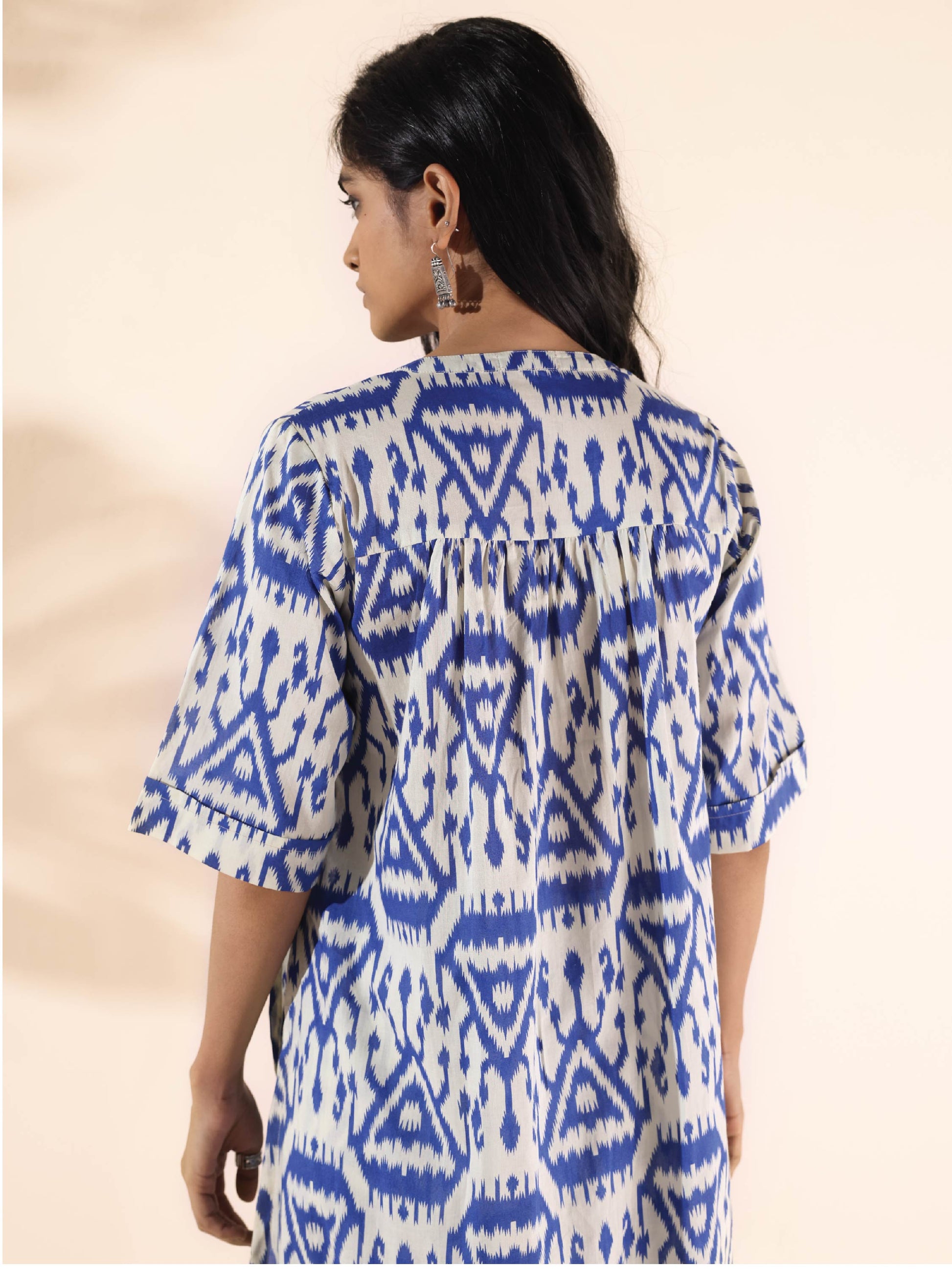 trueBrowns Blue Cotton Ikat High-Low Kurta Pant Set | Swadesiicart