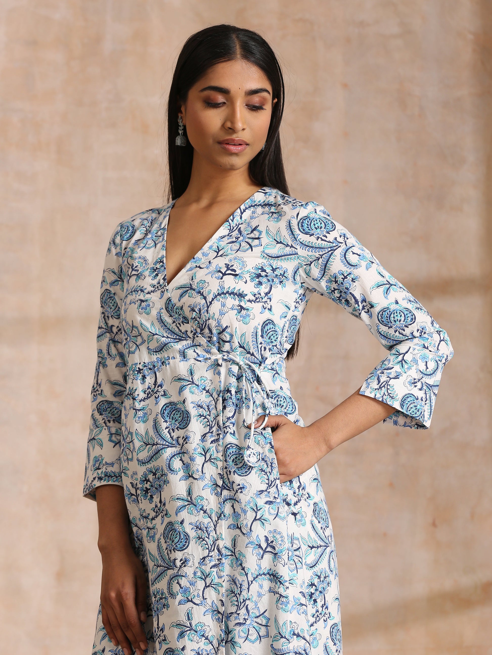 trueBrowns White With Overall Blue Print Cotton Angrakha Kurta Pant Set | Swadesiicart