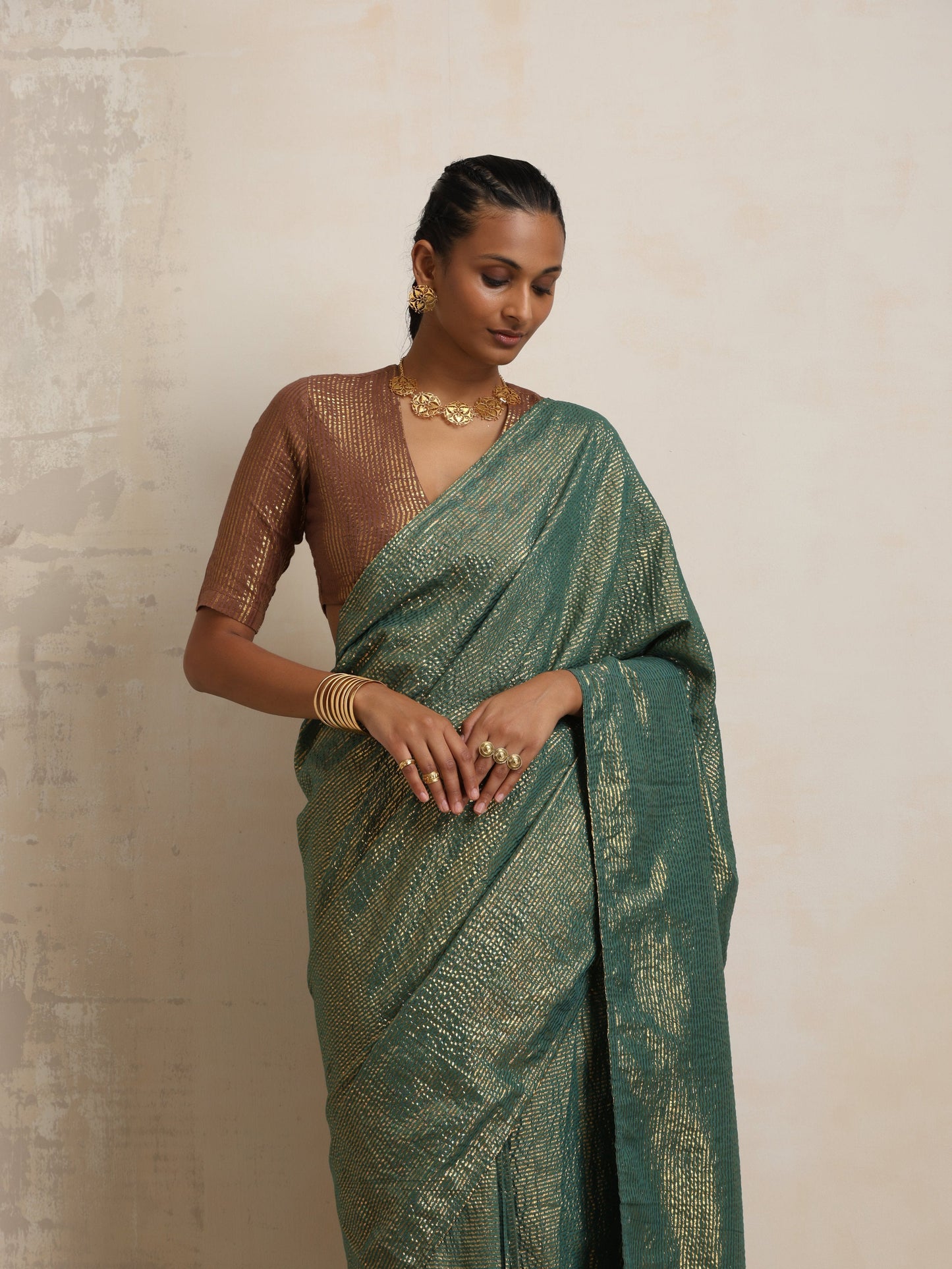 trueBrowns Dark Green Gold Metallic Ready To Wear Saree | Swadesiicart