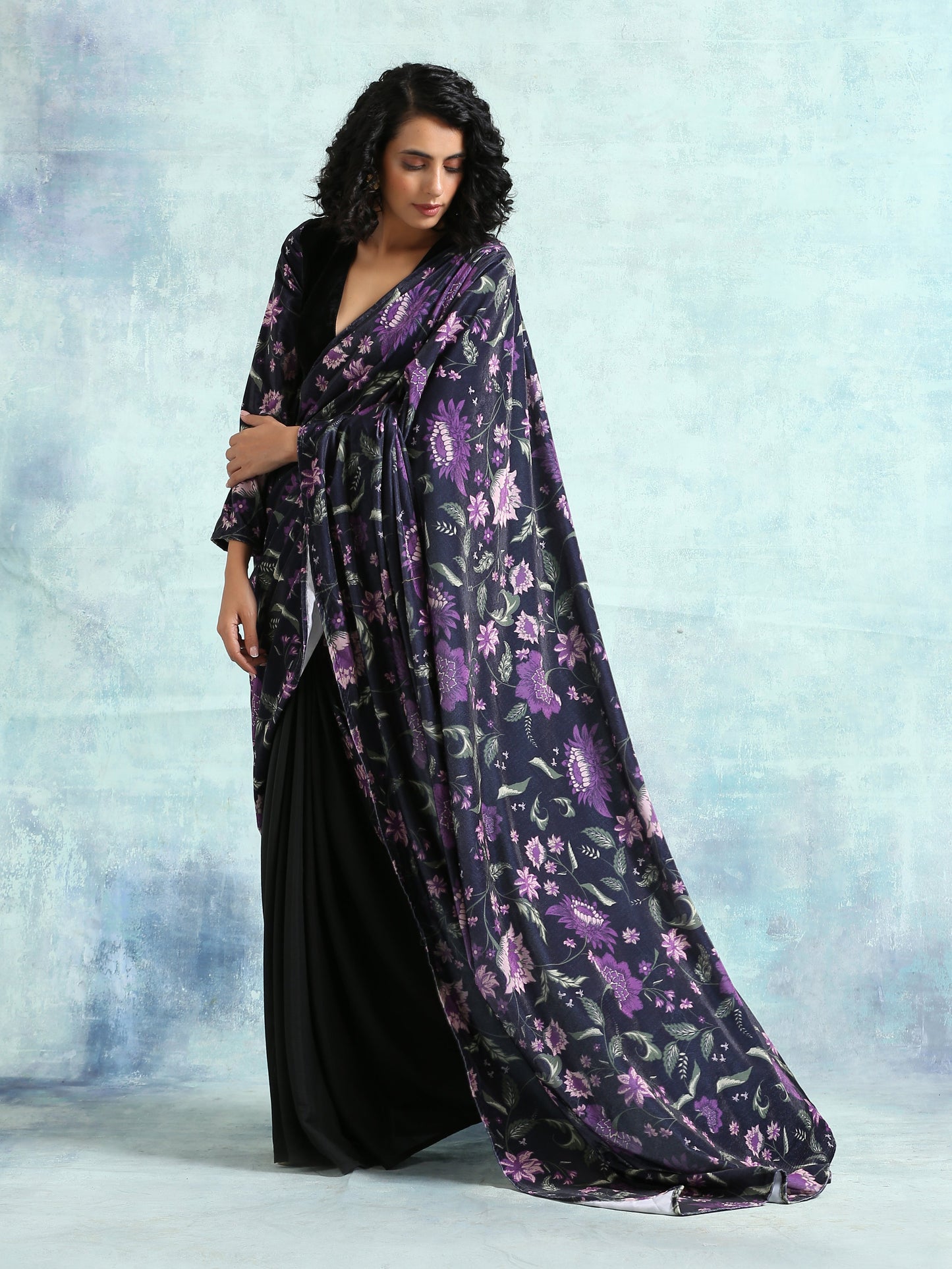 trueBrowns Black Printed Velvet Ready to Wear Saree | Swadesiicart