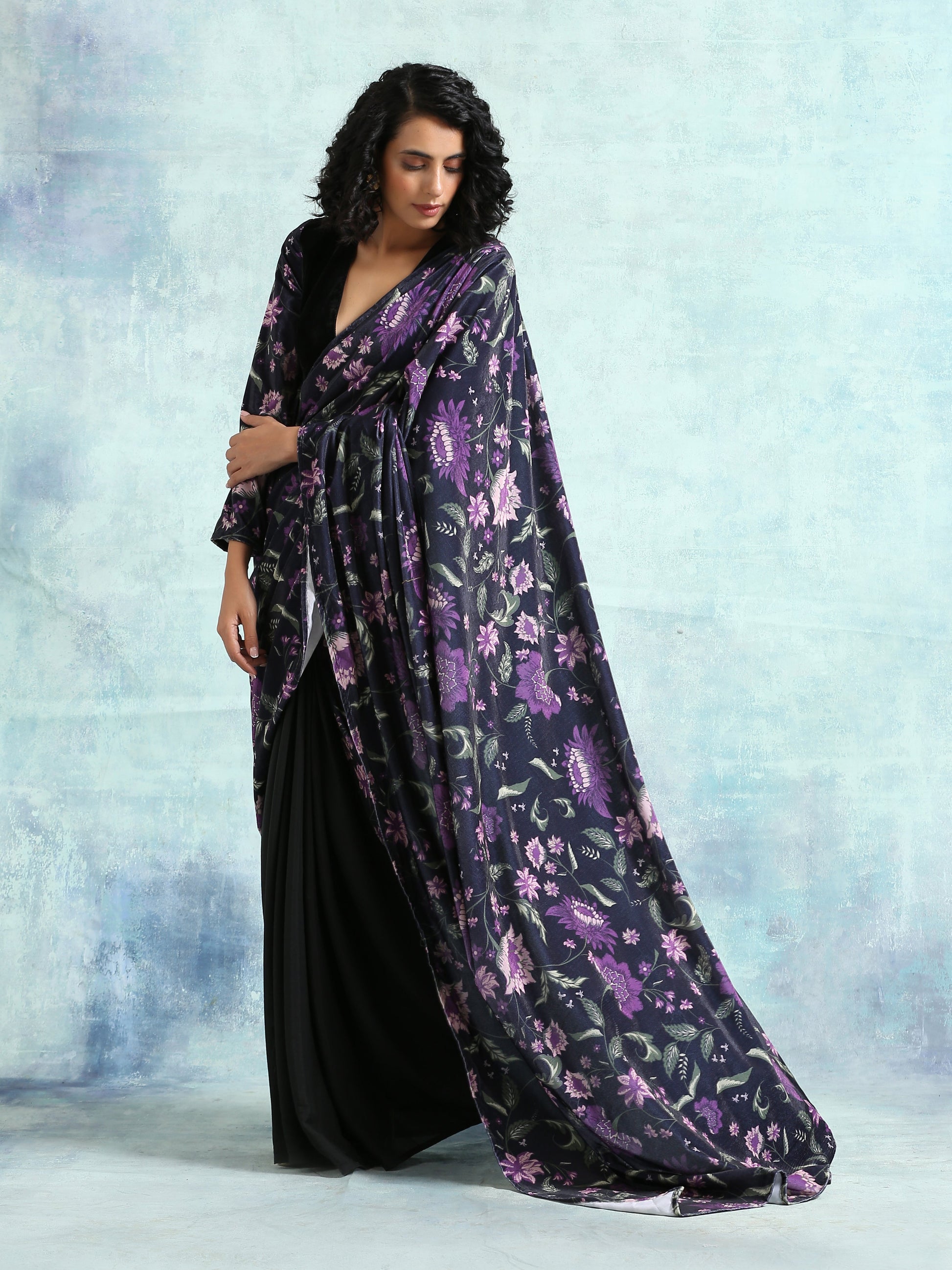 trueBrowns Black Printed Velvet Ready to Wear Saree | Swadesiicart
