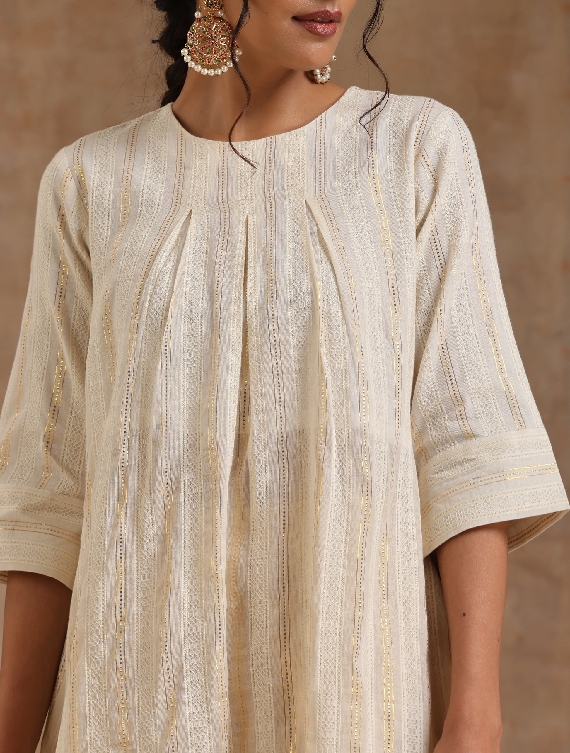 trueBrowns Ivory Gold Cotton Neck Pleat Kurta Set | Swadesiicart