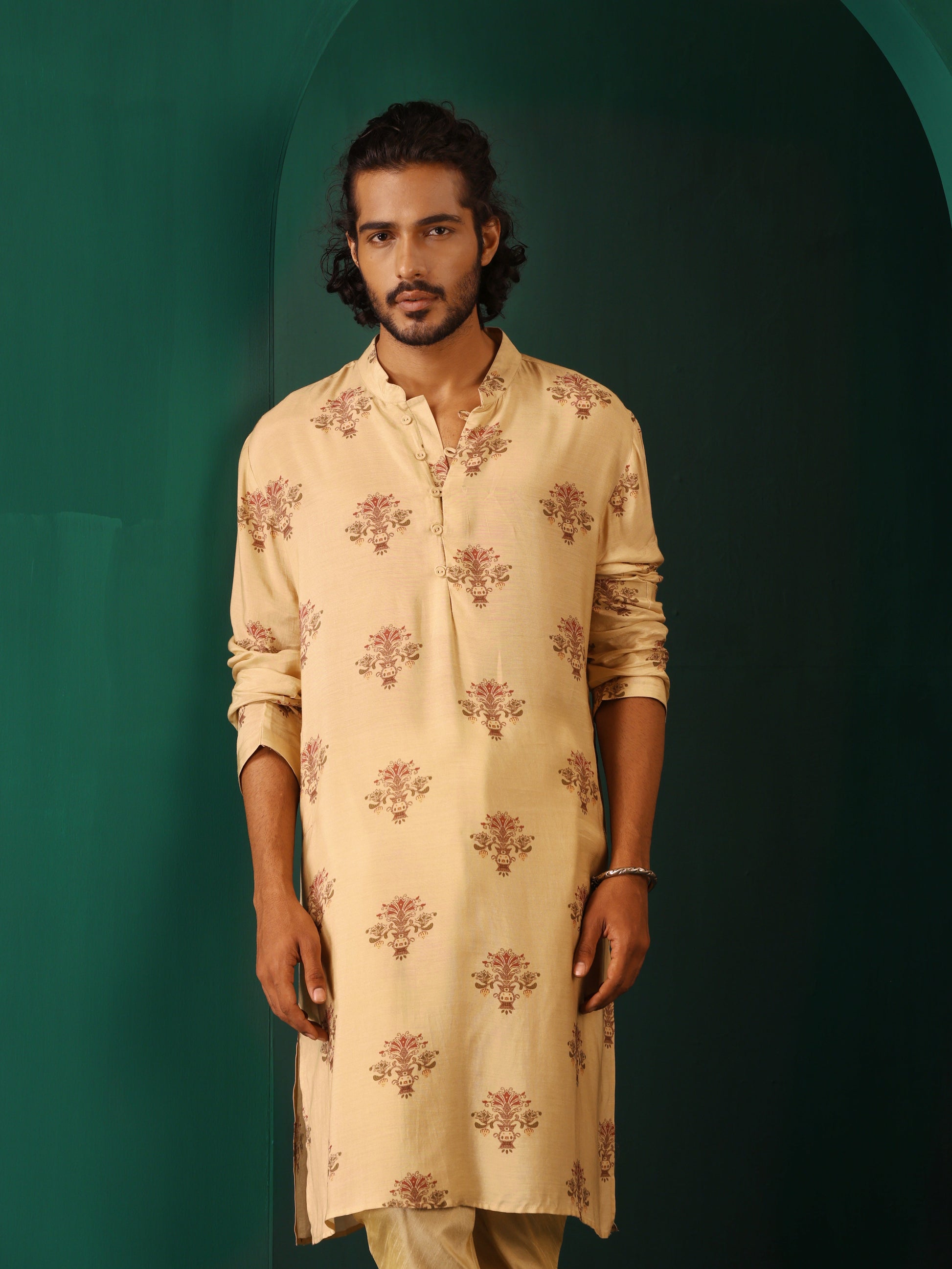 trueBrowns Men's Beige Floral Bunch Muslin Silk Printed Long Kurta | Swadesiicart