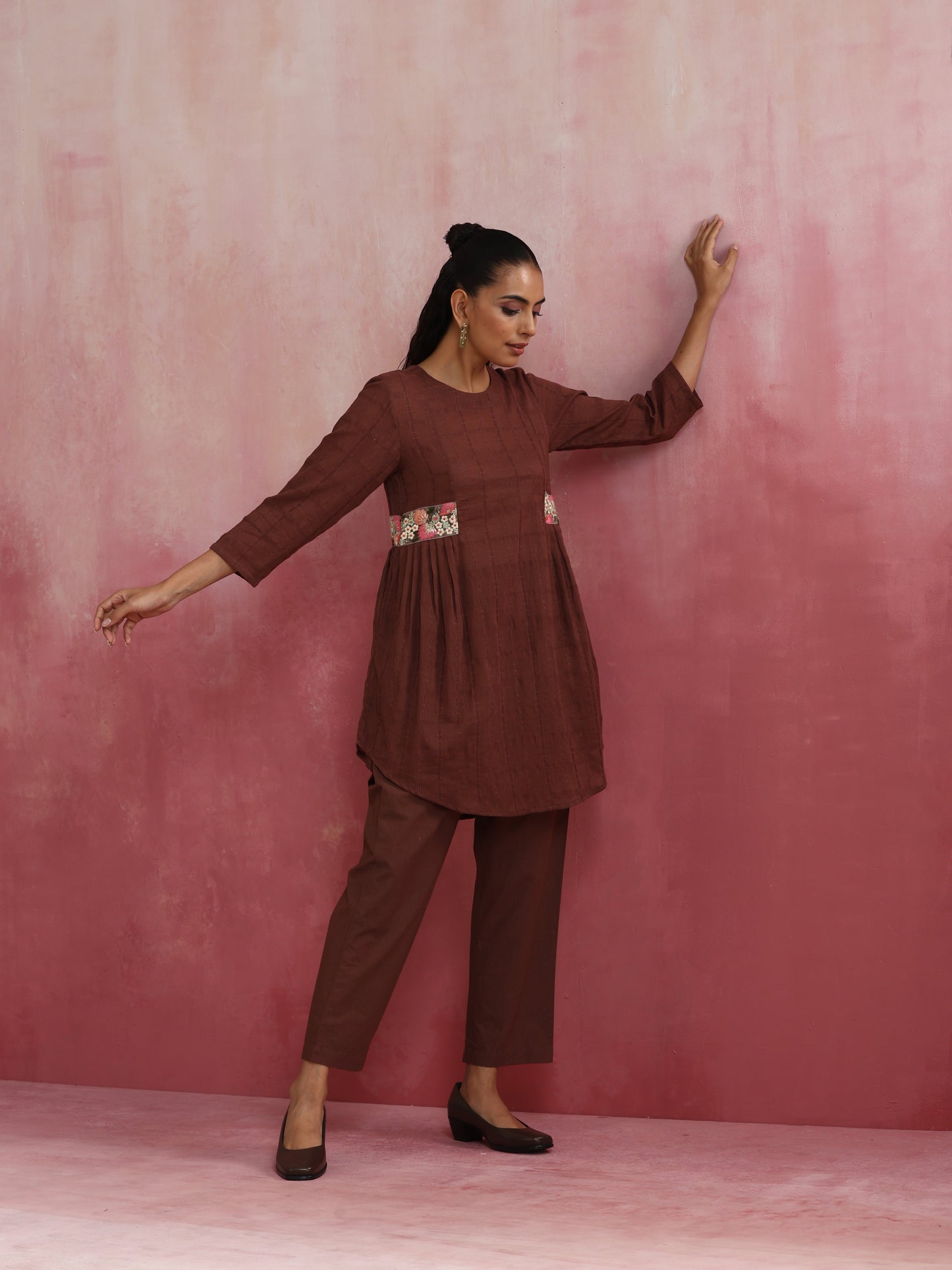 trueBrowns Brown Cotton Dobby Kurta Co-ord set - Swadesiicart