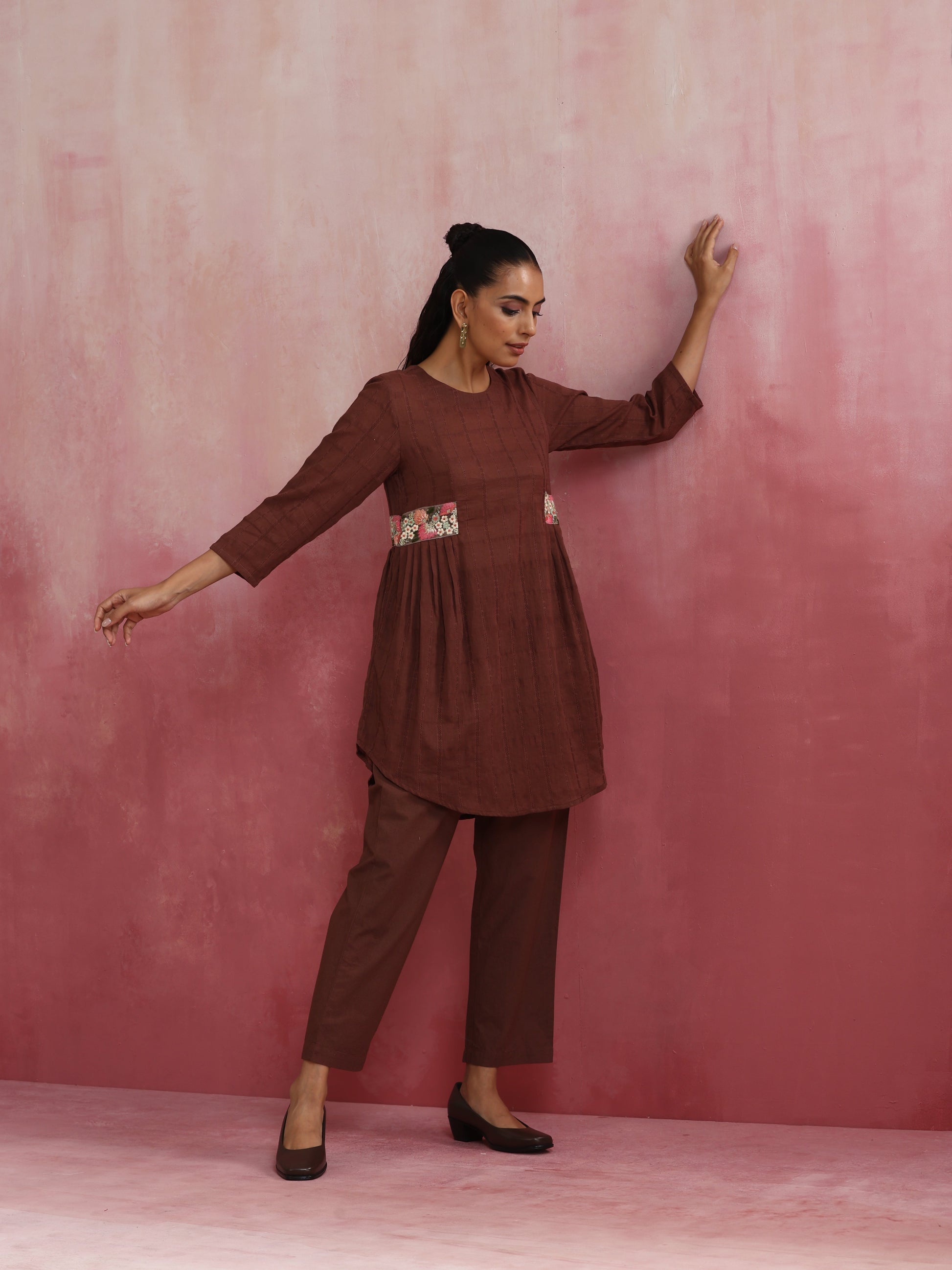 trueBrowns Brown Cotton Dobby Kurta Co-ord set - Swadesiicart