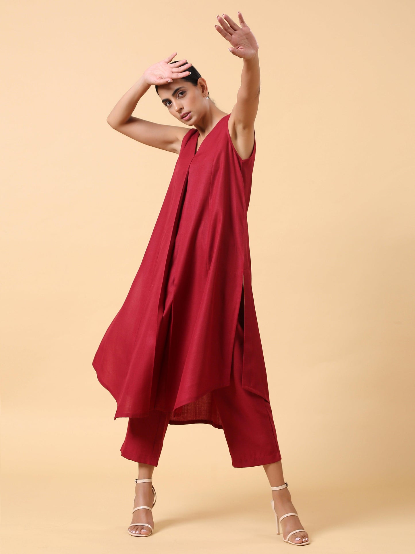 trueBrowns Cotton Linen Maroon Sleeveless Kurta Pant Set | Swadesiicart