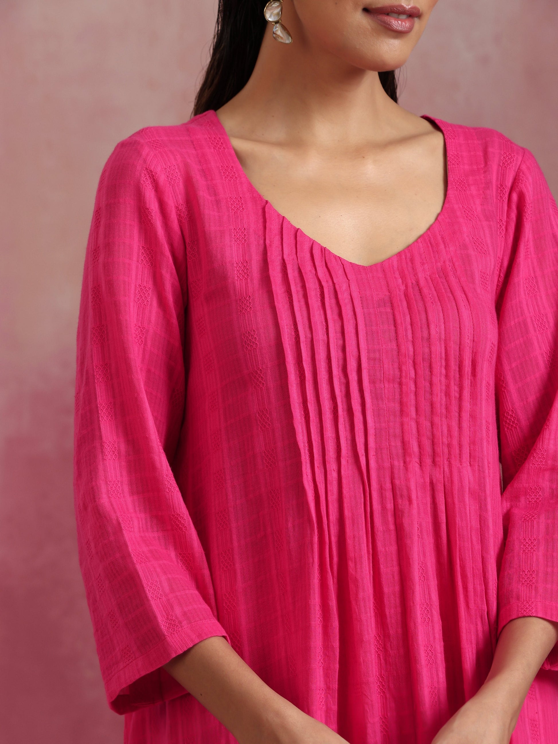 trueBrowns Pink Cotton Dobby Kurta Set | Swadesiicart