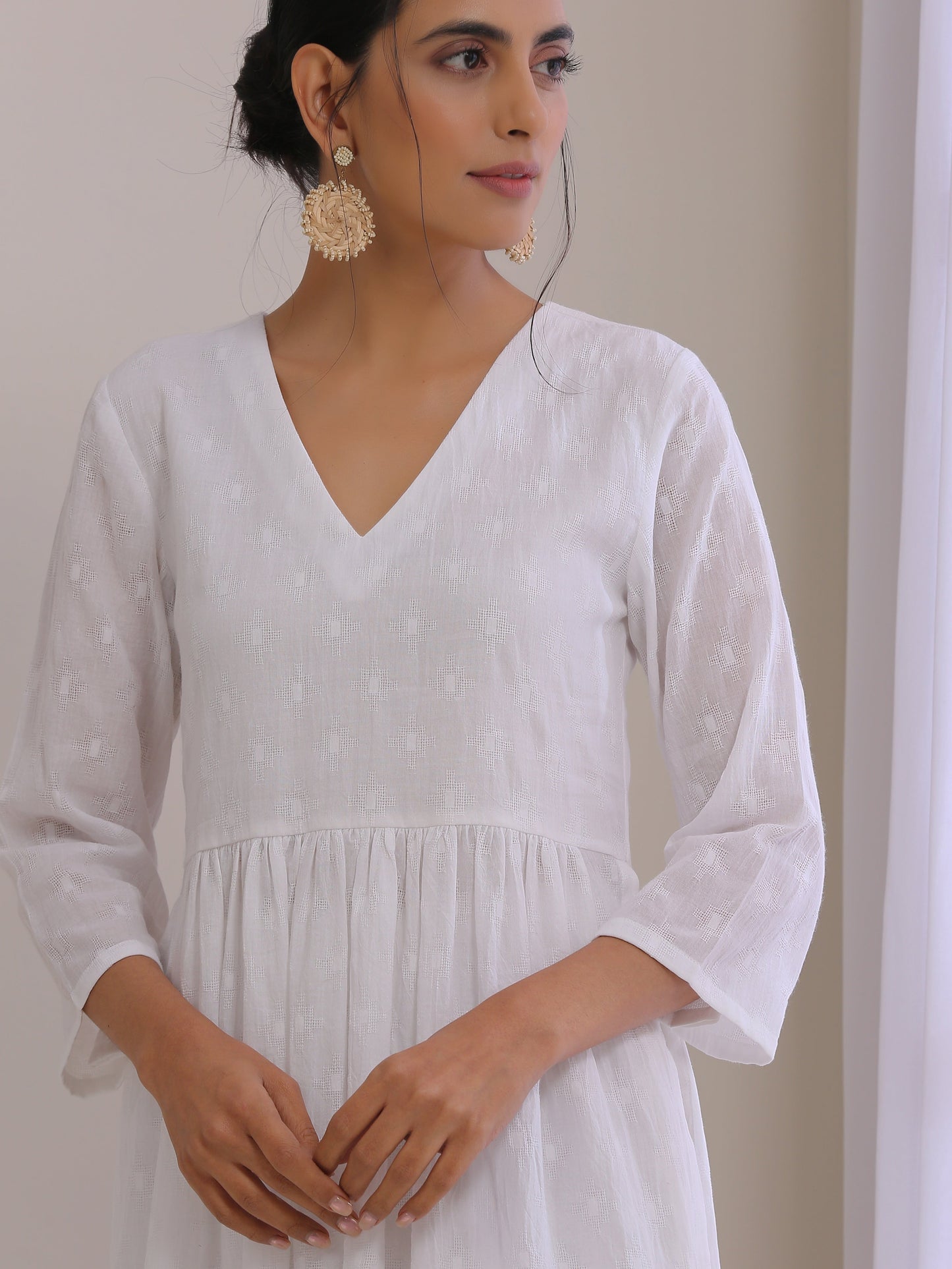 trueBrowns White Dobby High Slit Gathered Kurta Set | Swadesiicart