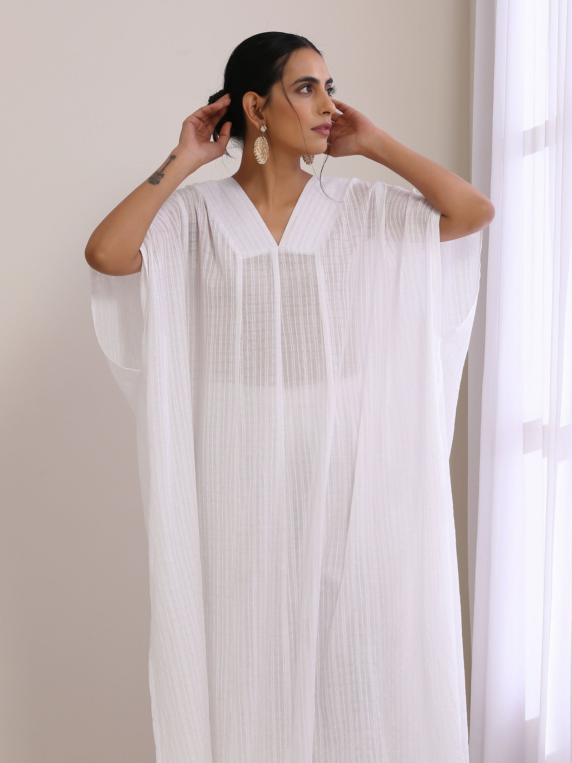 trueBrowns White Dobby Panel Kaftan Kurta Pant Set | Swadesiicart