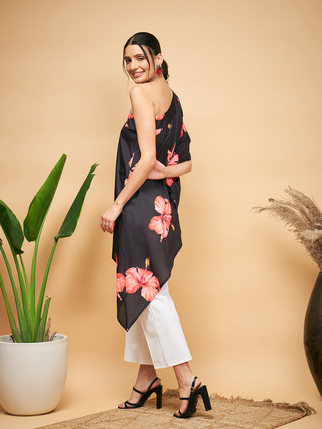 InWeave Women's Black Red Big Flower One Shoulder Kurta - Swadesiicart