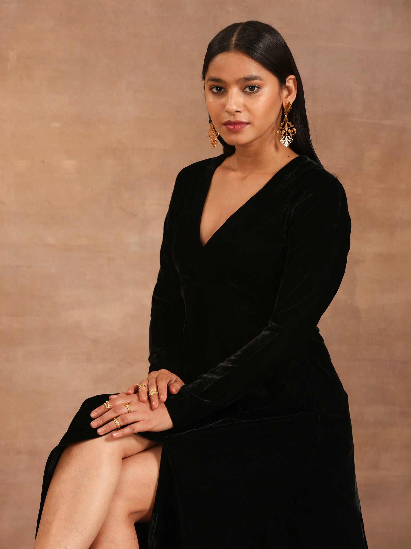 trueBrowns Black Velvet Dress | Swadesiicart