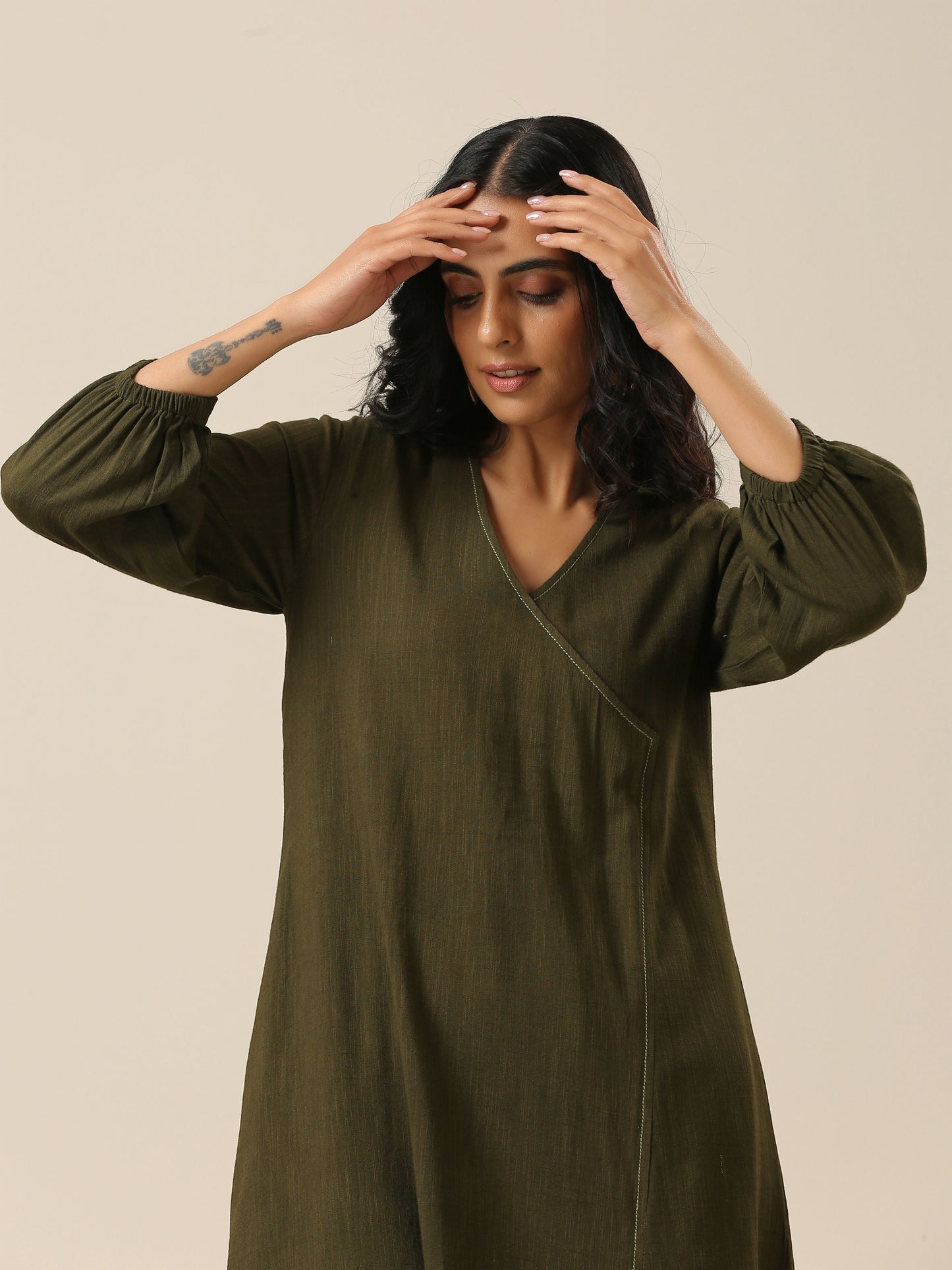 trueBrowns Olive Green Slub Texture Kurta Pant Set | Swadesiicart