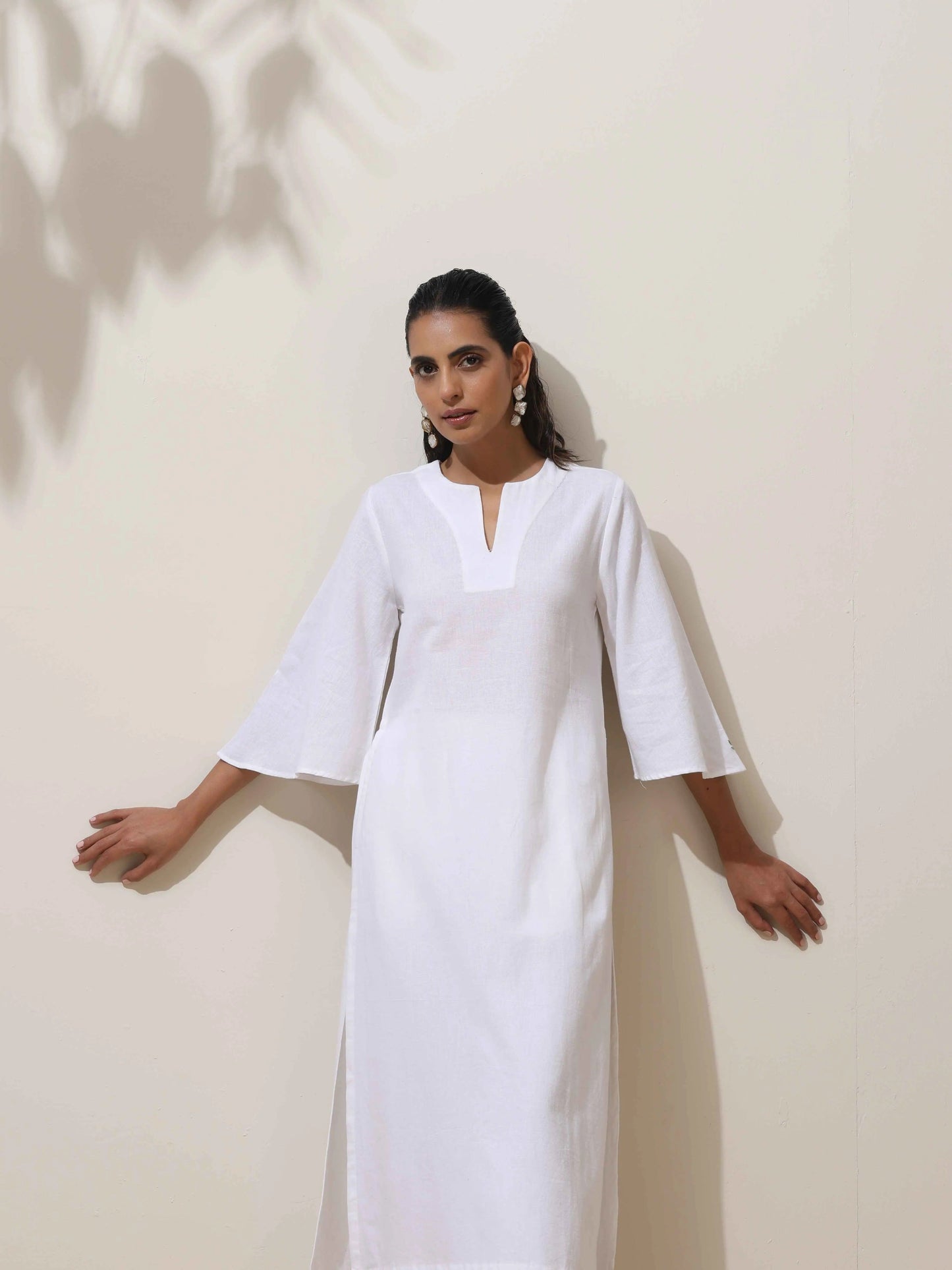 trueBrowns White Cotton Linen Kurta Pant Set | Swadesiicart
