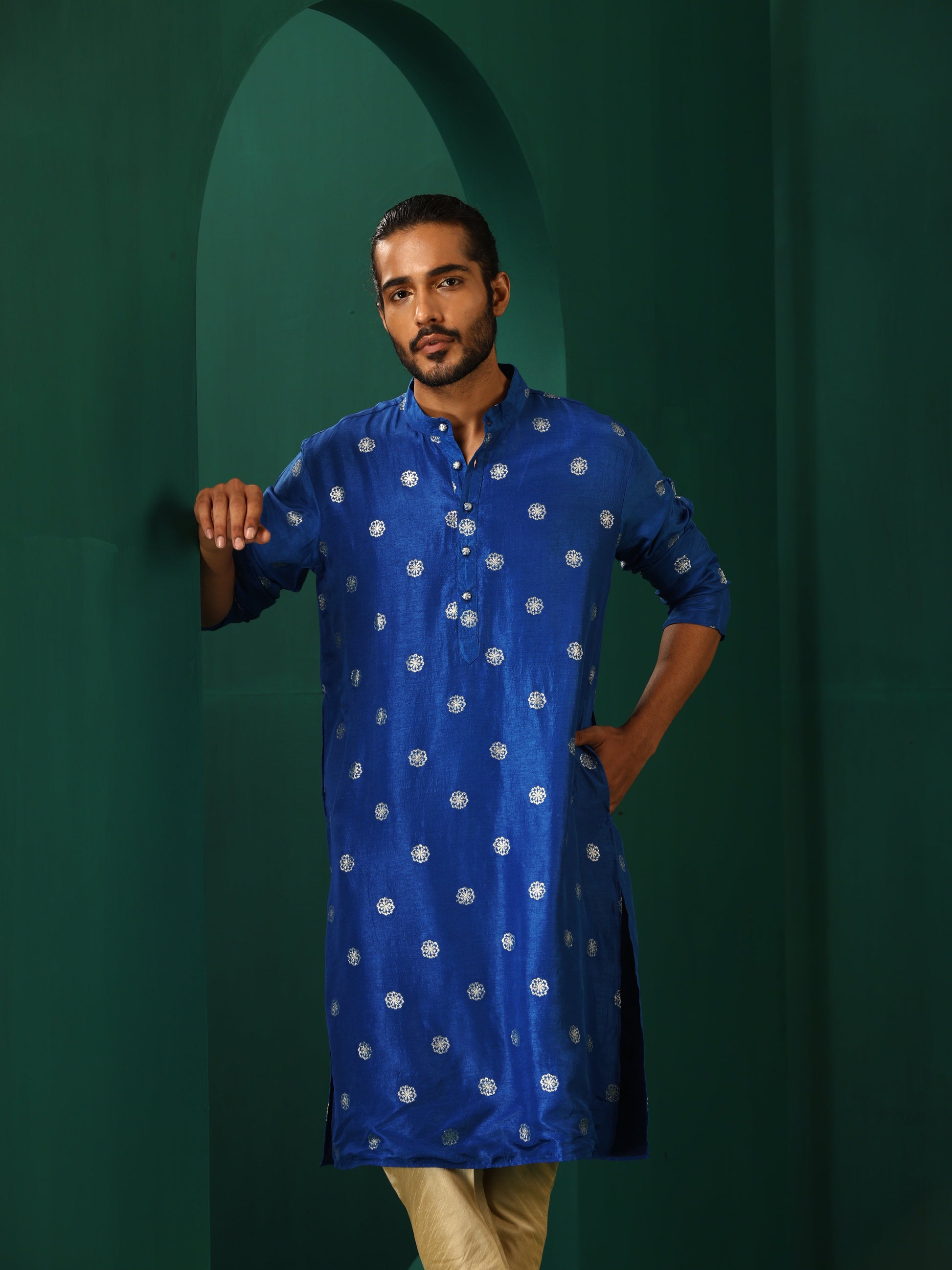 trueBrowns Men's Royal Blue Geometric Floral Viscose Silk Long Kurta | Swadesiicart